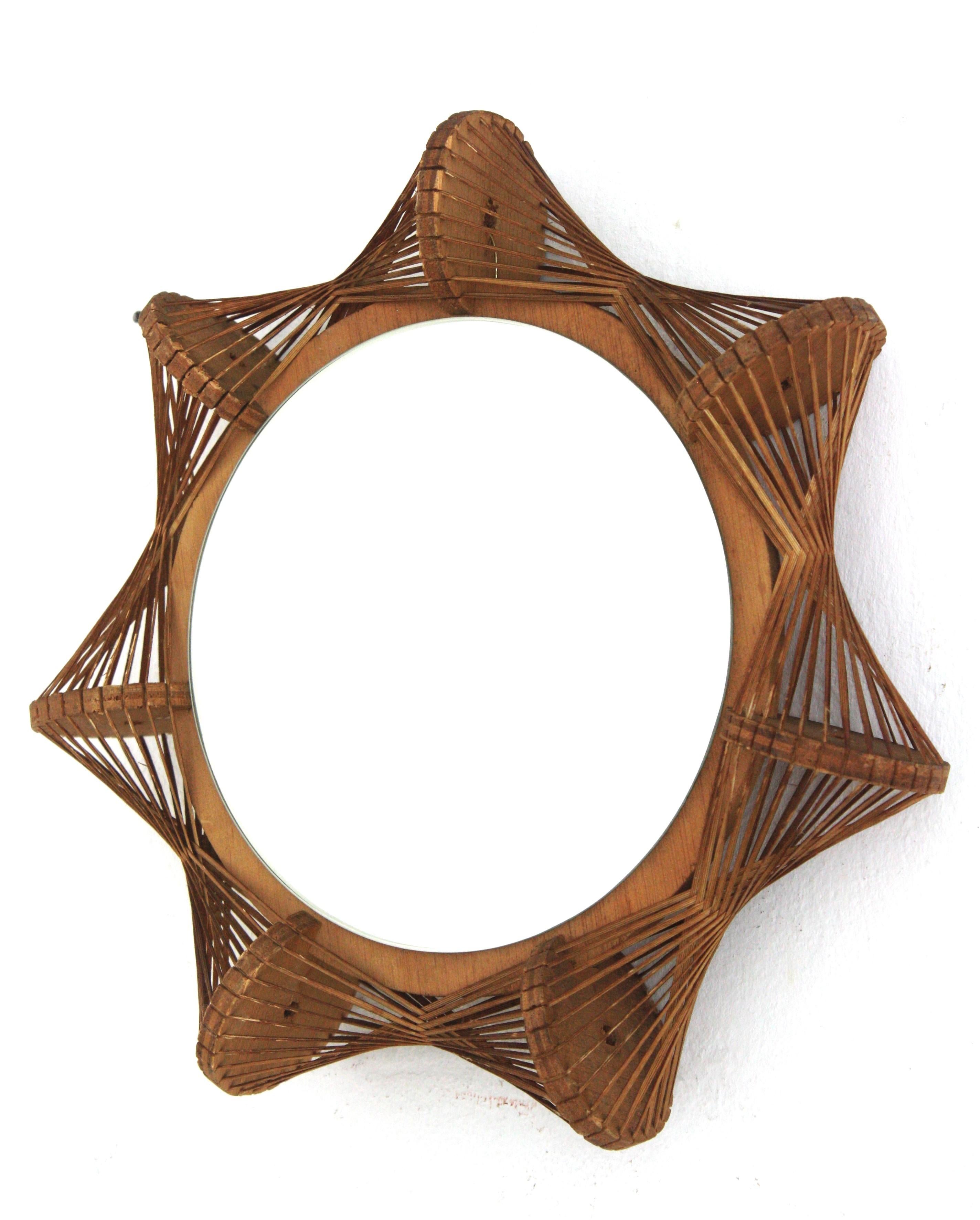Specchio francese Starburst Sunburst degli anni '60 con cornice in vimini intrecciato e Wood in vendita 3