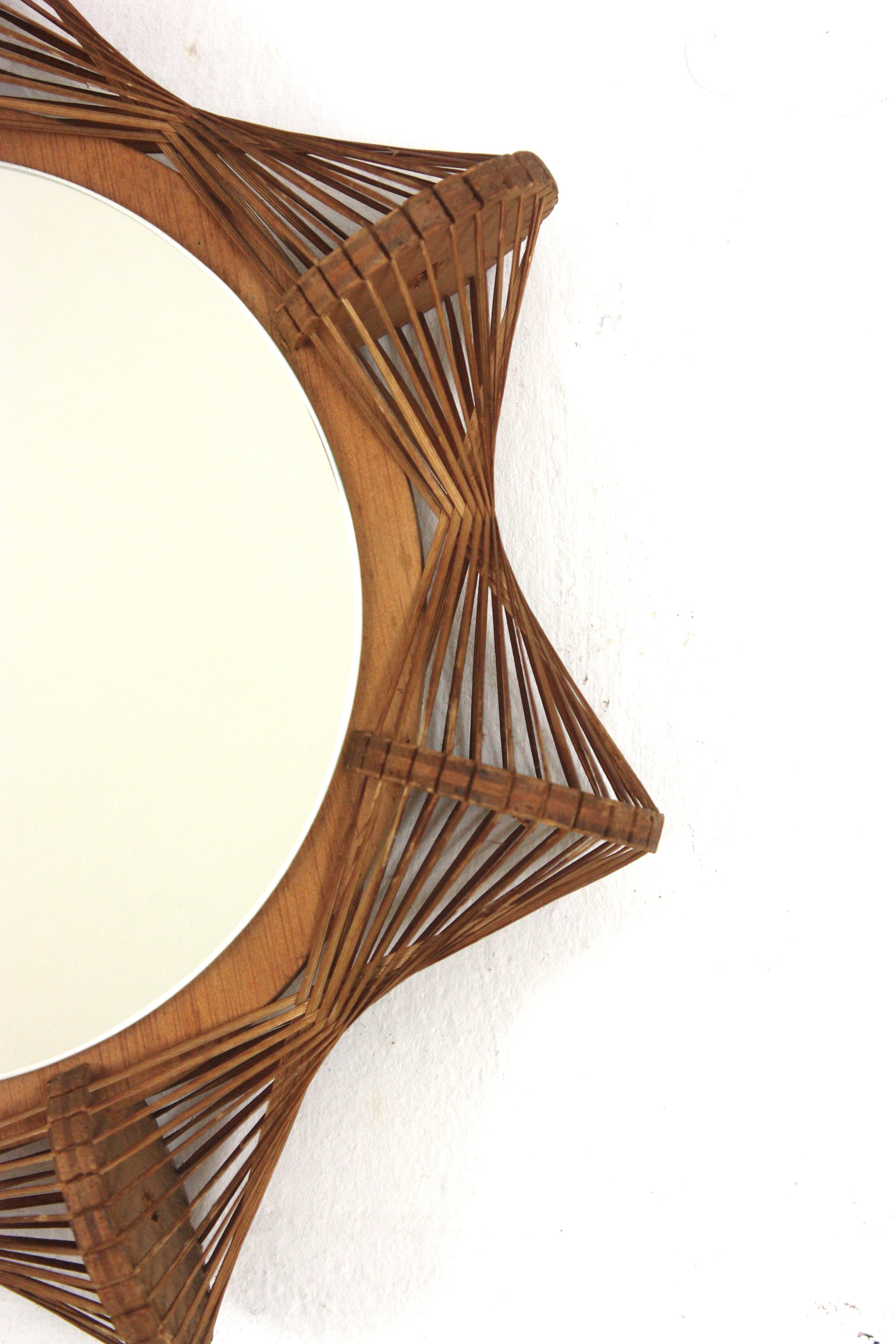 Rafia Specchio francese Starburst Sunburst degli anni '60 con cornice in vimini intrecciato e Wood in vendita