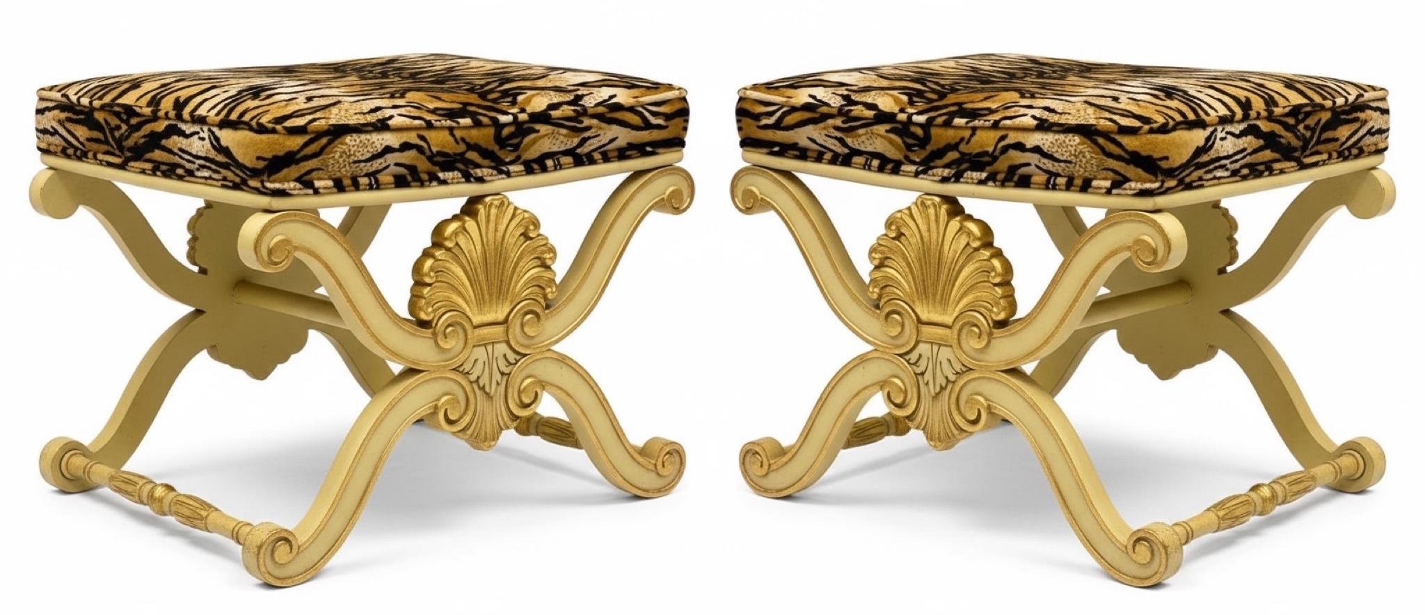 Panche a X dorate in stile francese degli anni '60 di Karges in velluto tigrato - Coppia In condizioni buone in vendita a Kennesaw, GA