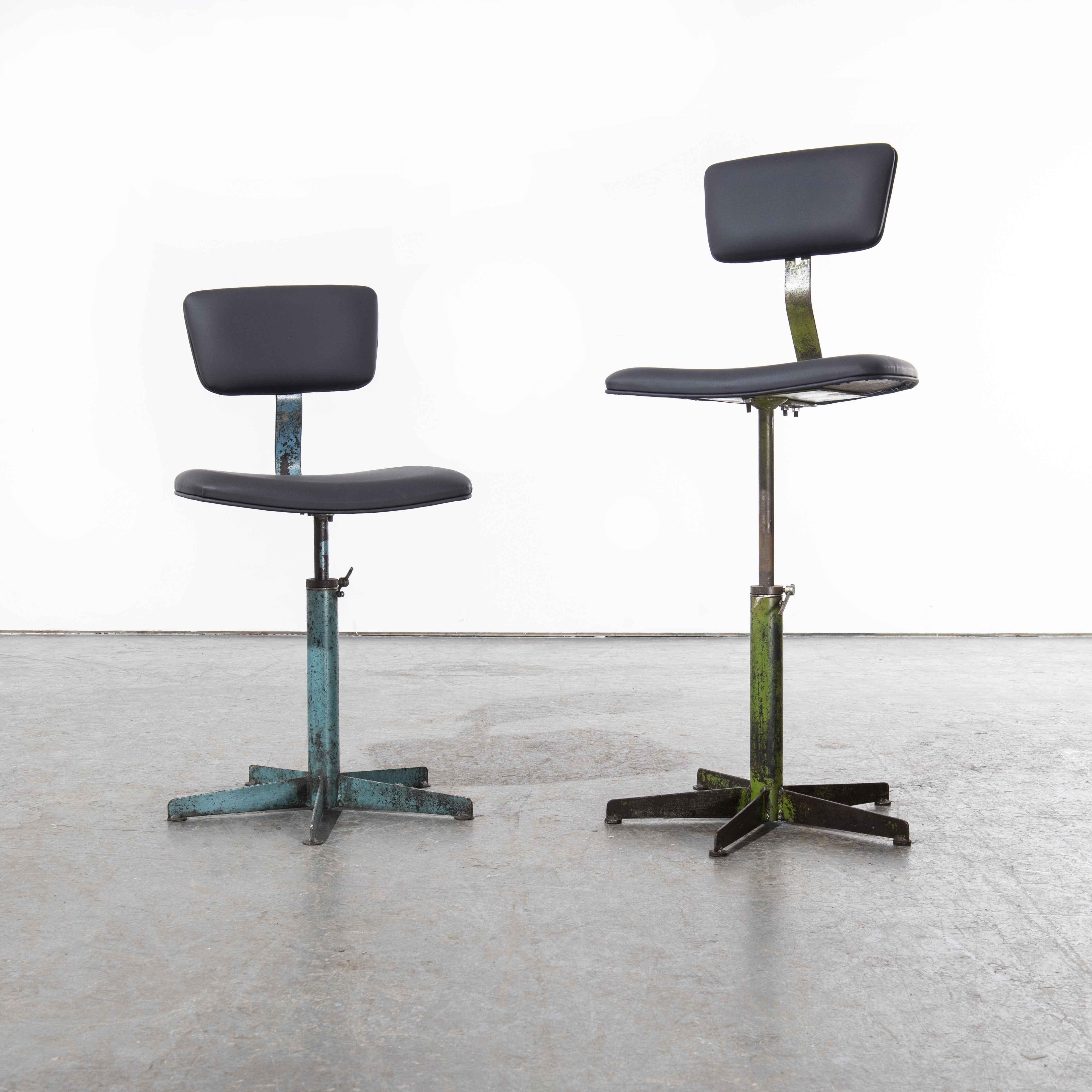 1960's French Swivelling Industrial Chairs, Set of Five In Good Condition For Sale In Hook, Hampshire
