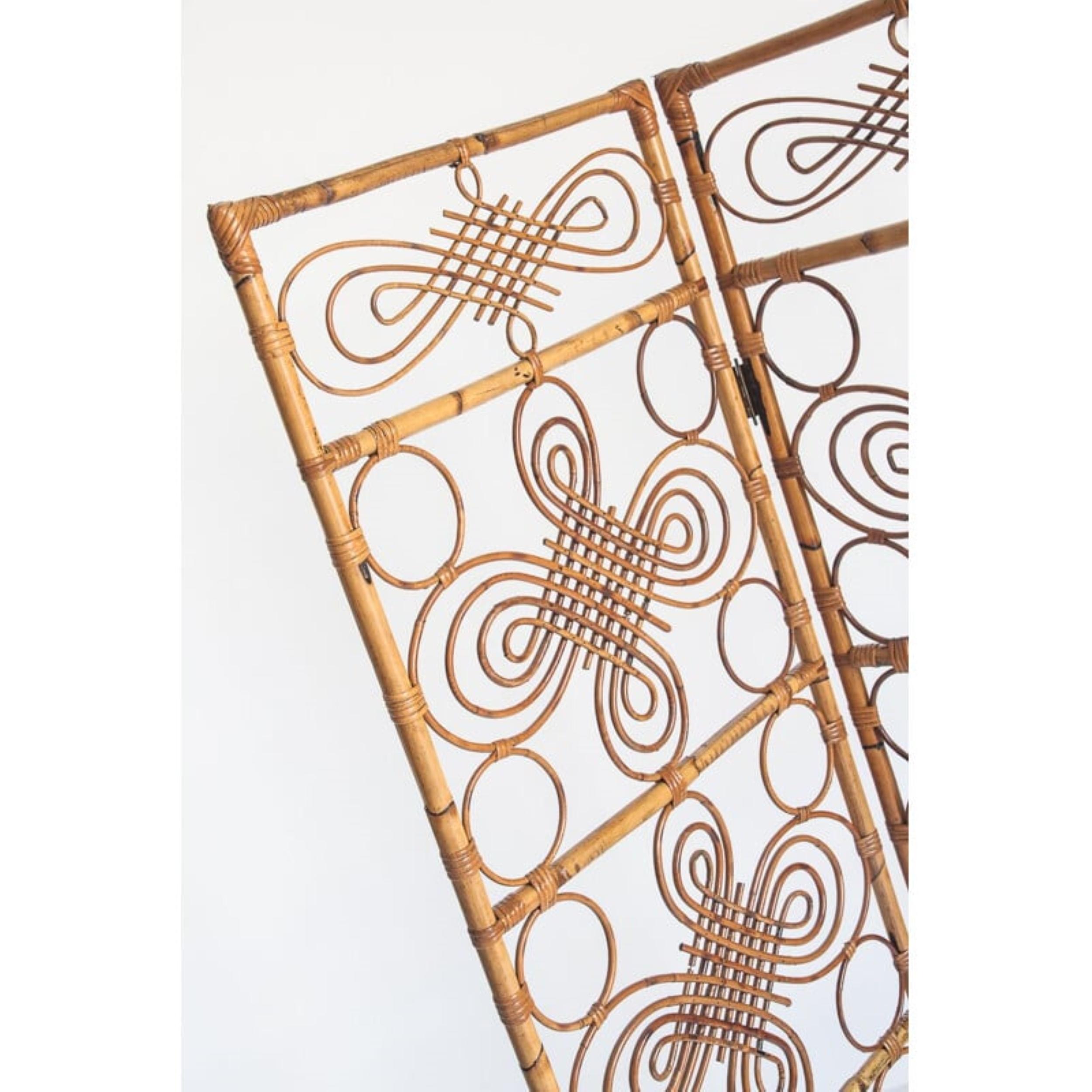 Mid-Century moderno Paravento francese a tre pannelli in vimini di bambù e rattan del 1960. in vendita