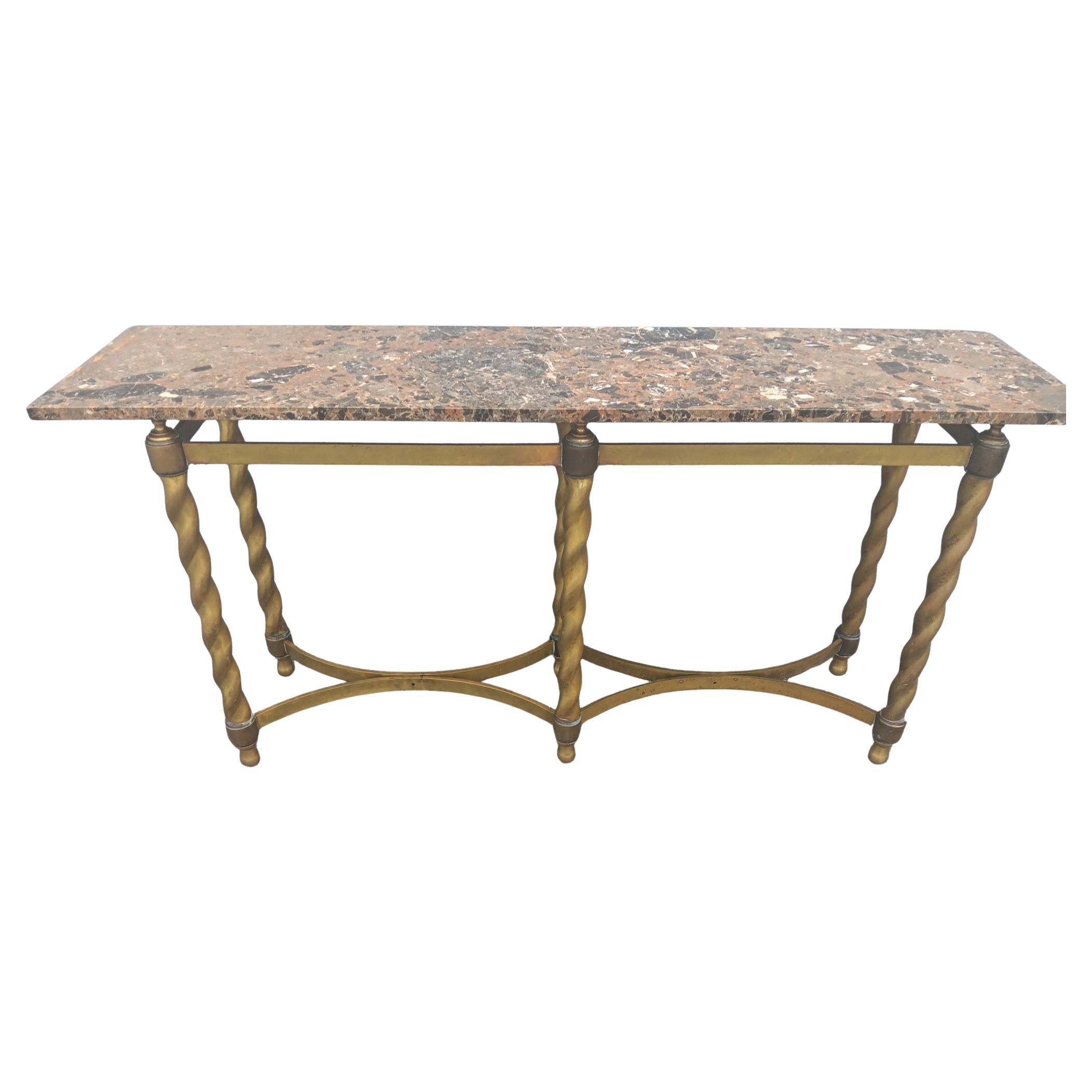 Mesa de Sofá/Consola Larga Tradicional Francesa de los Años 60 con Torsión de Latón y Tapa de Mármol en venta