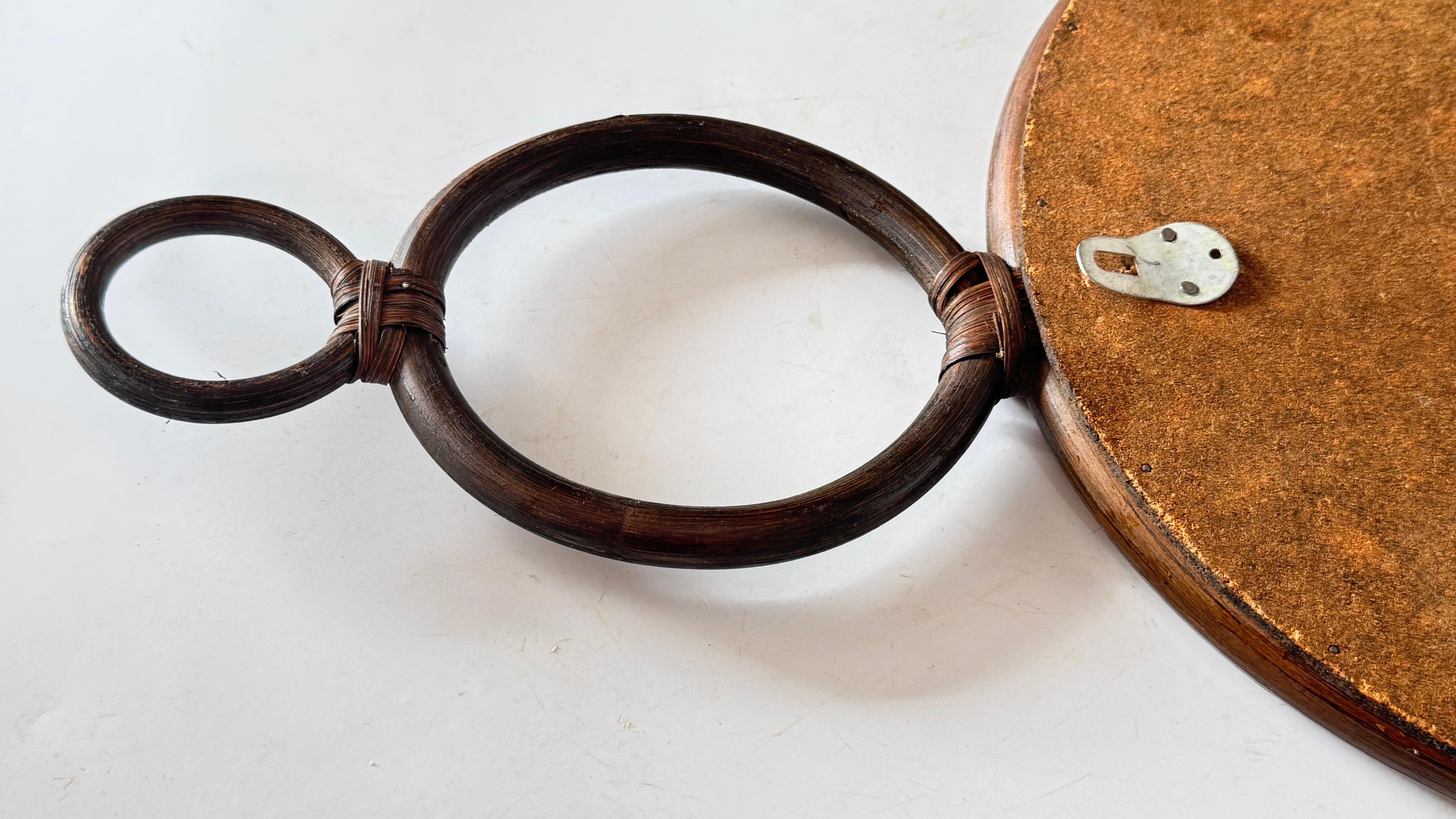Français Miroir médaillon à trois cercles, rotin, style provincial français des années 1960 en vente
