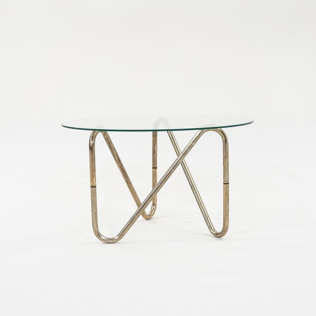 Moderne Table d'appoint en chrome tubulaire des années 1960 avec plateau en verre 26