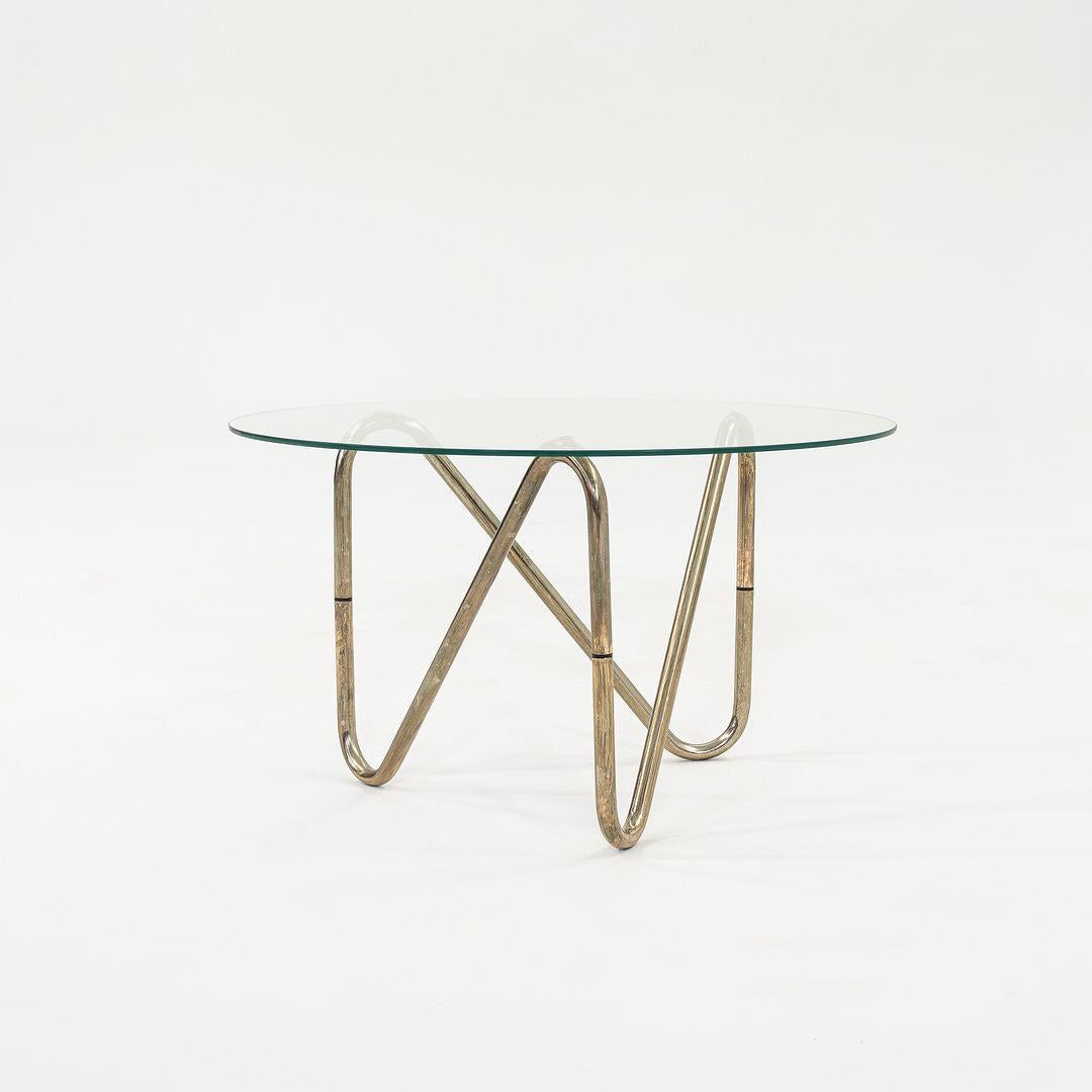Métal Table d'appoint en chrome tubulaire des années 1960 avec plateau en verre 26