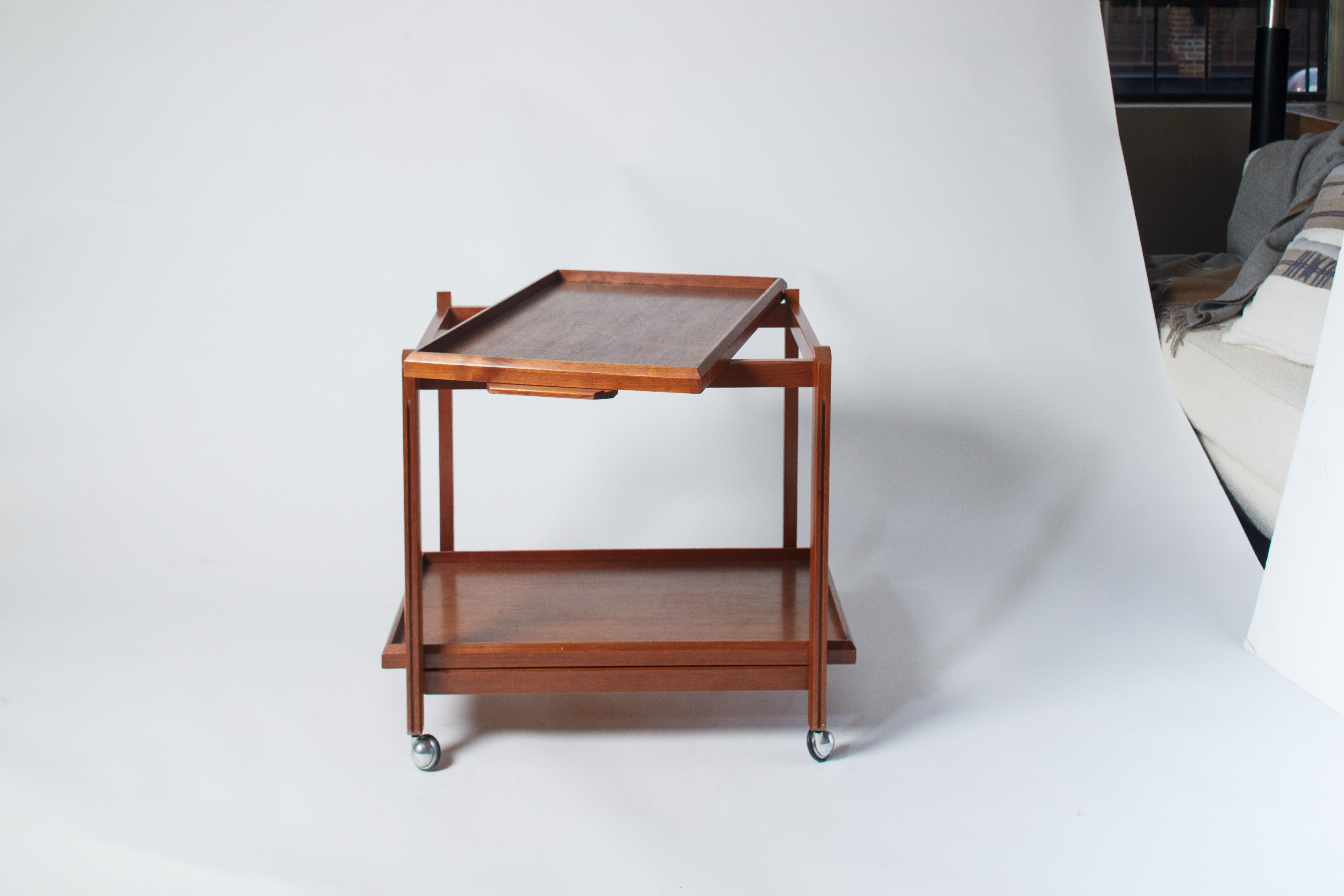 European 1960s French Two-Tier Oak Trolley with Removable Serving Tray For Sale