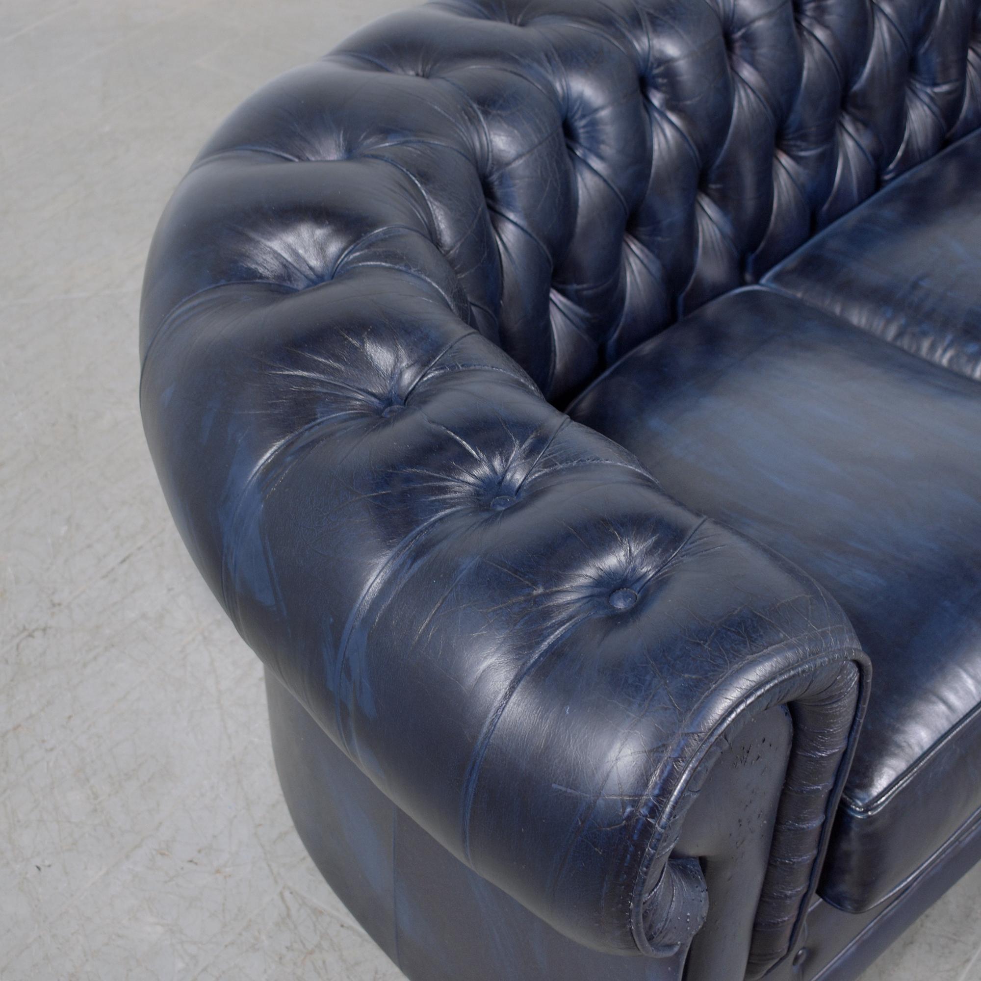 1960s French Vintage Leather Sofa in Navy Blue with Tufted Details For Sale 4