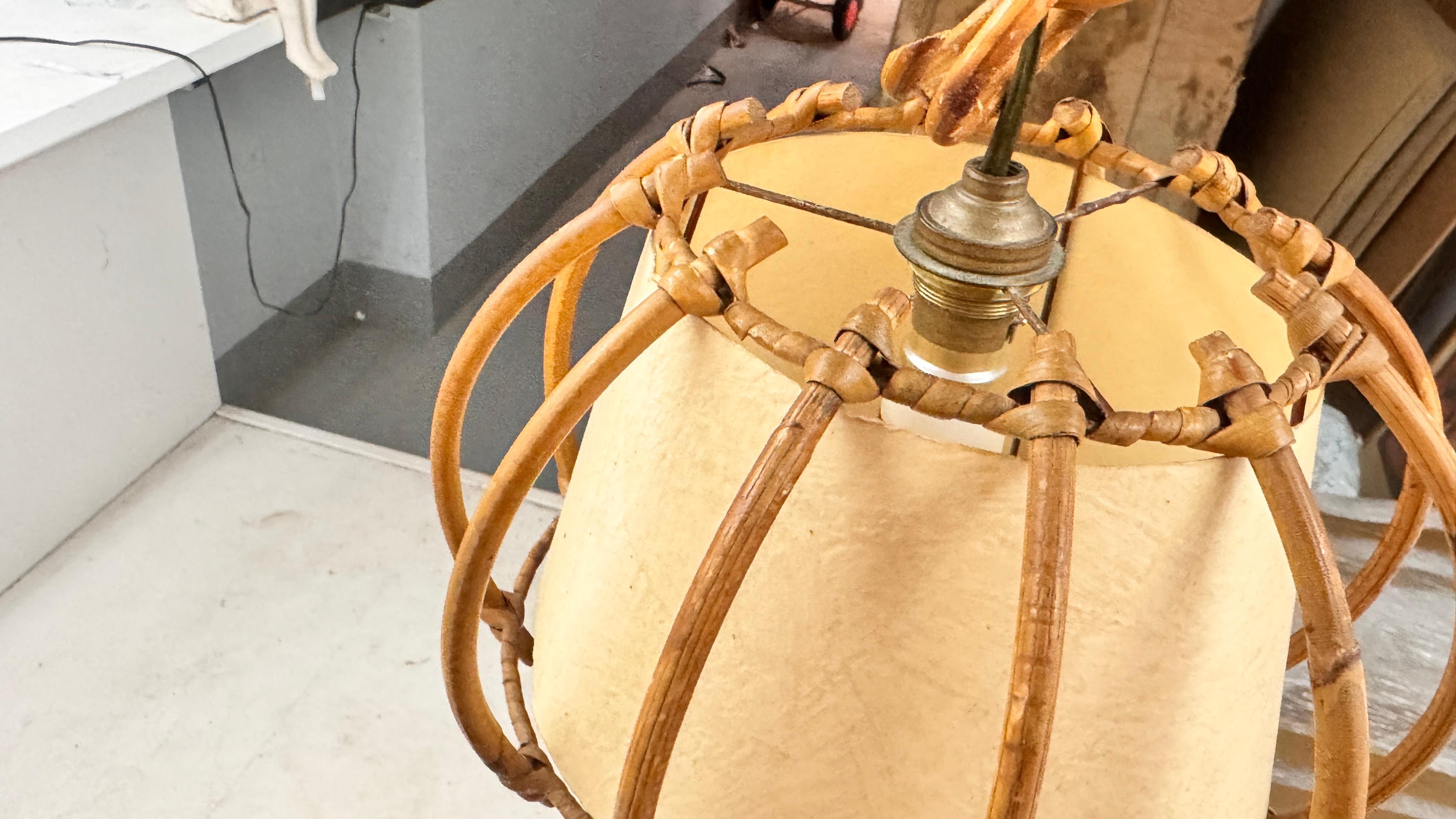 Lampada a sospensione francese in vimini e carta degli anni '60 - Design scultoreo del Sud in vendita 3