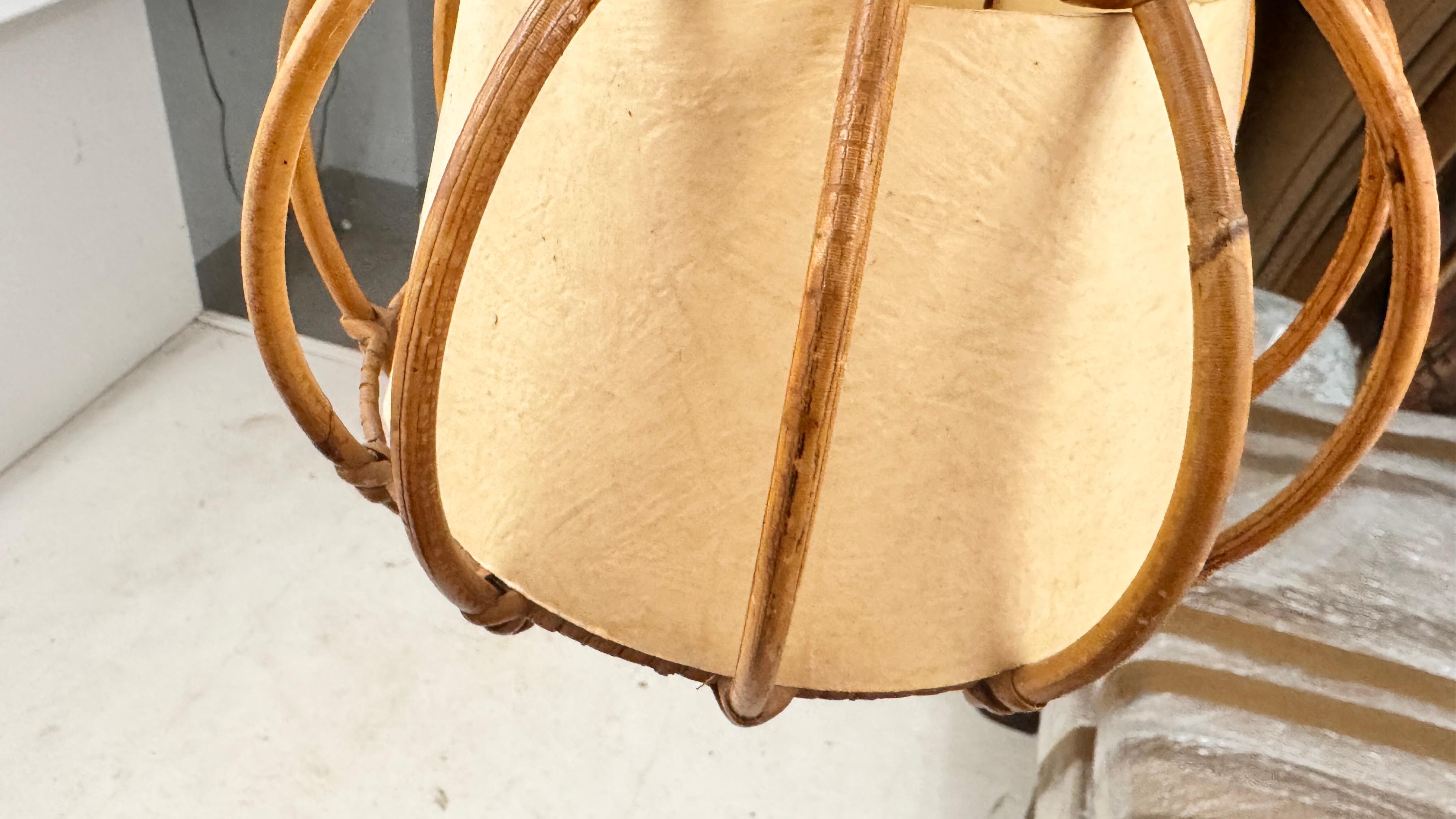 Lampada a sospensione francese in vimini e carta degli anni '60 - Design scultoreo del Sud in vendita 4