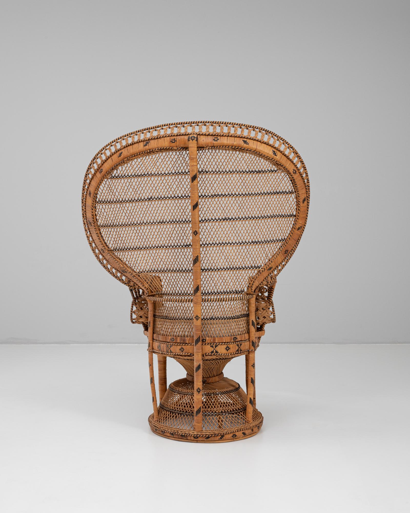 20ième siècle Chaise paon en osier français des années 1960 avec assise tapissée en vente