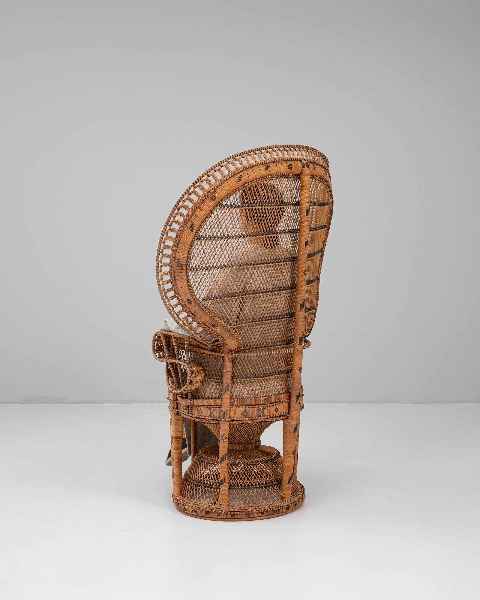 Chaise paon en osier français des années 1960 avec assise tapissée en vente 1