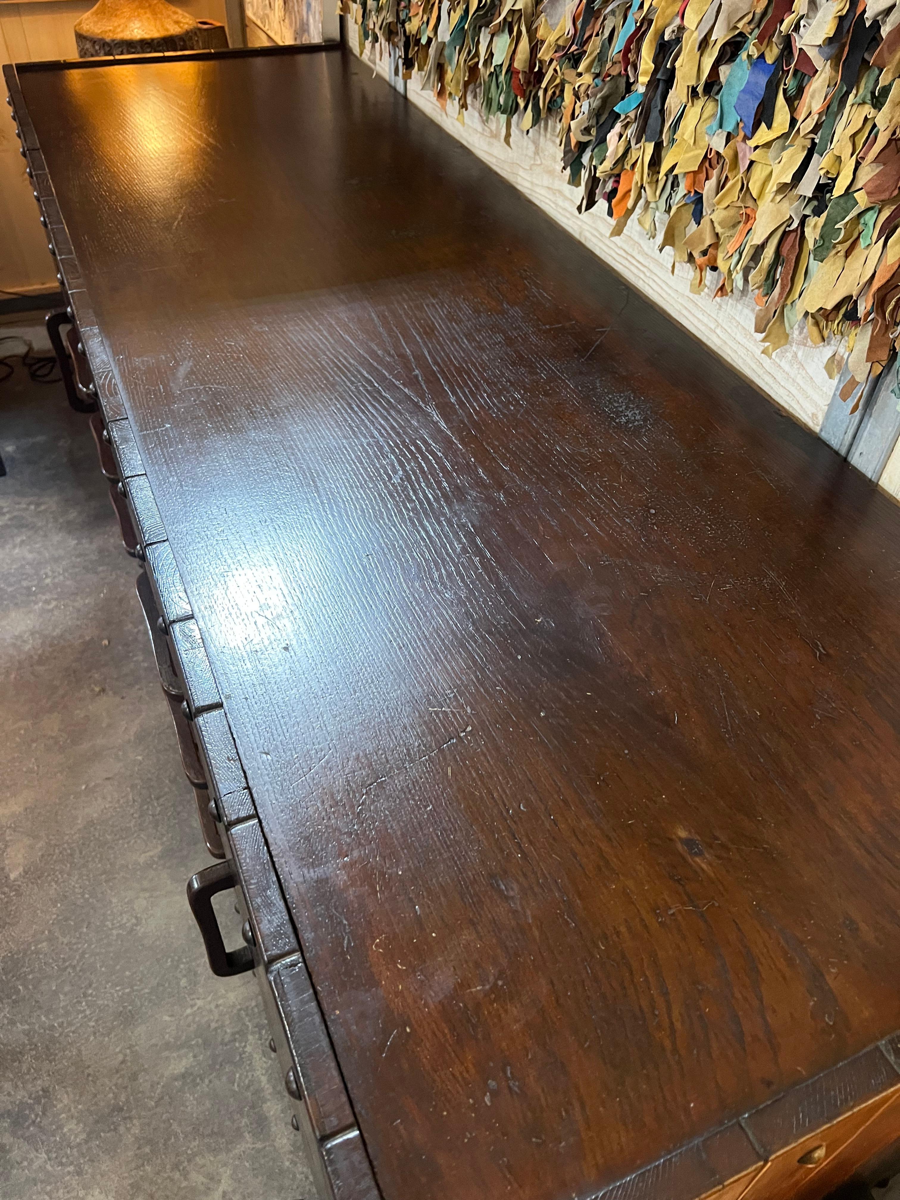 Credenza in legno francese degli anni '60 in vendita 1