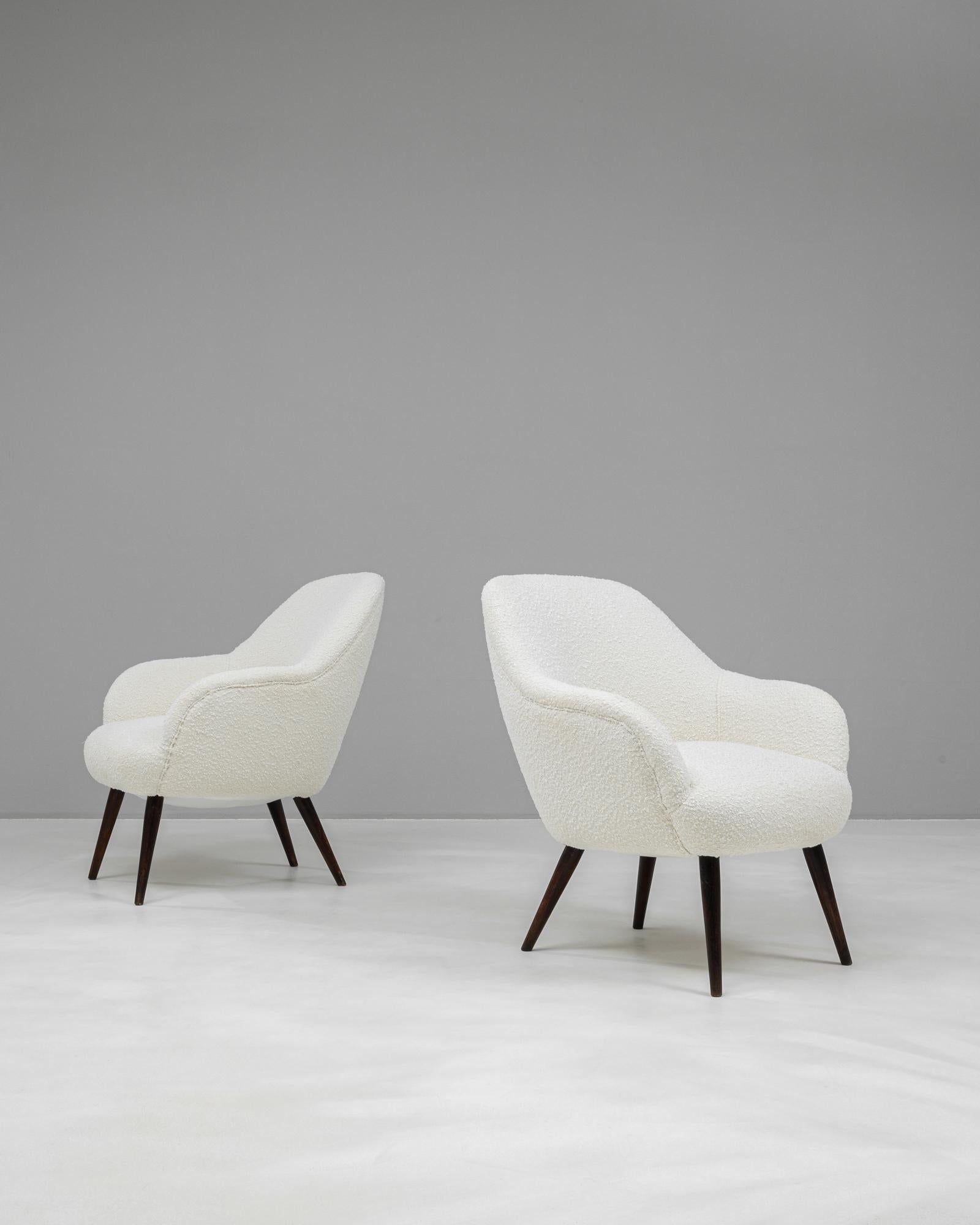 1960s French Wooden Chairs, a Pair In Good Condition For Sale In High Point, NC