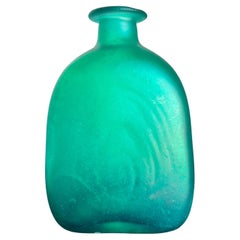 Bottiglia in vetro verde smerigliato degli anni '60 in stile Alfredo Barbini