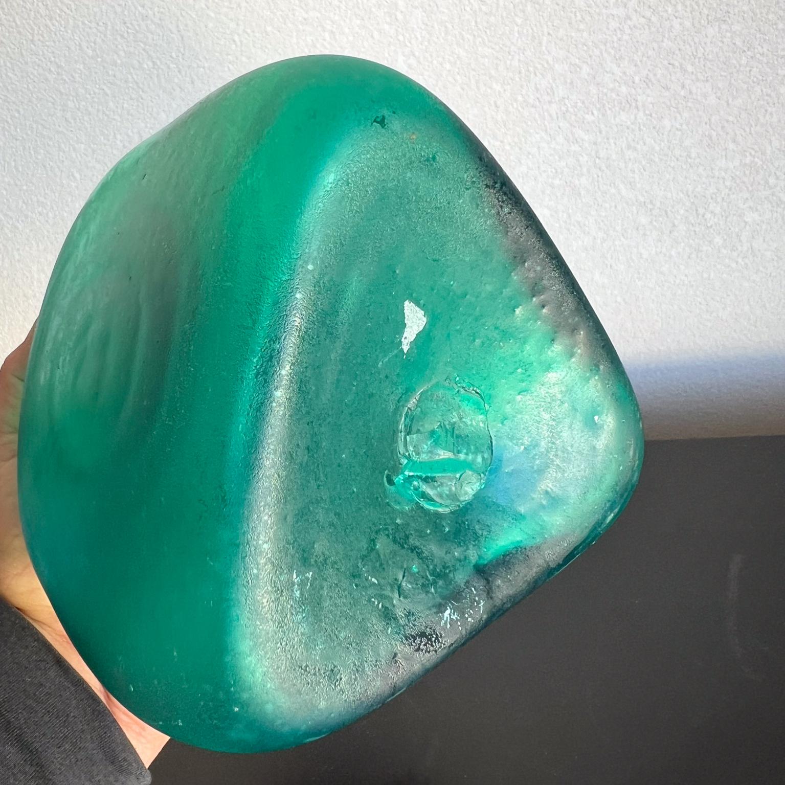 Metà XX secolo Bottiglia in vetro verde smerigliato degli anni '60 in stile Alfredo Barbini in vendita