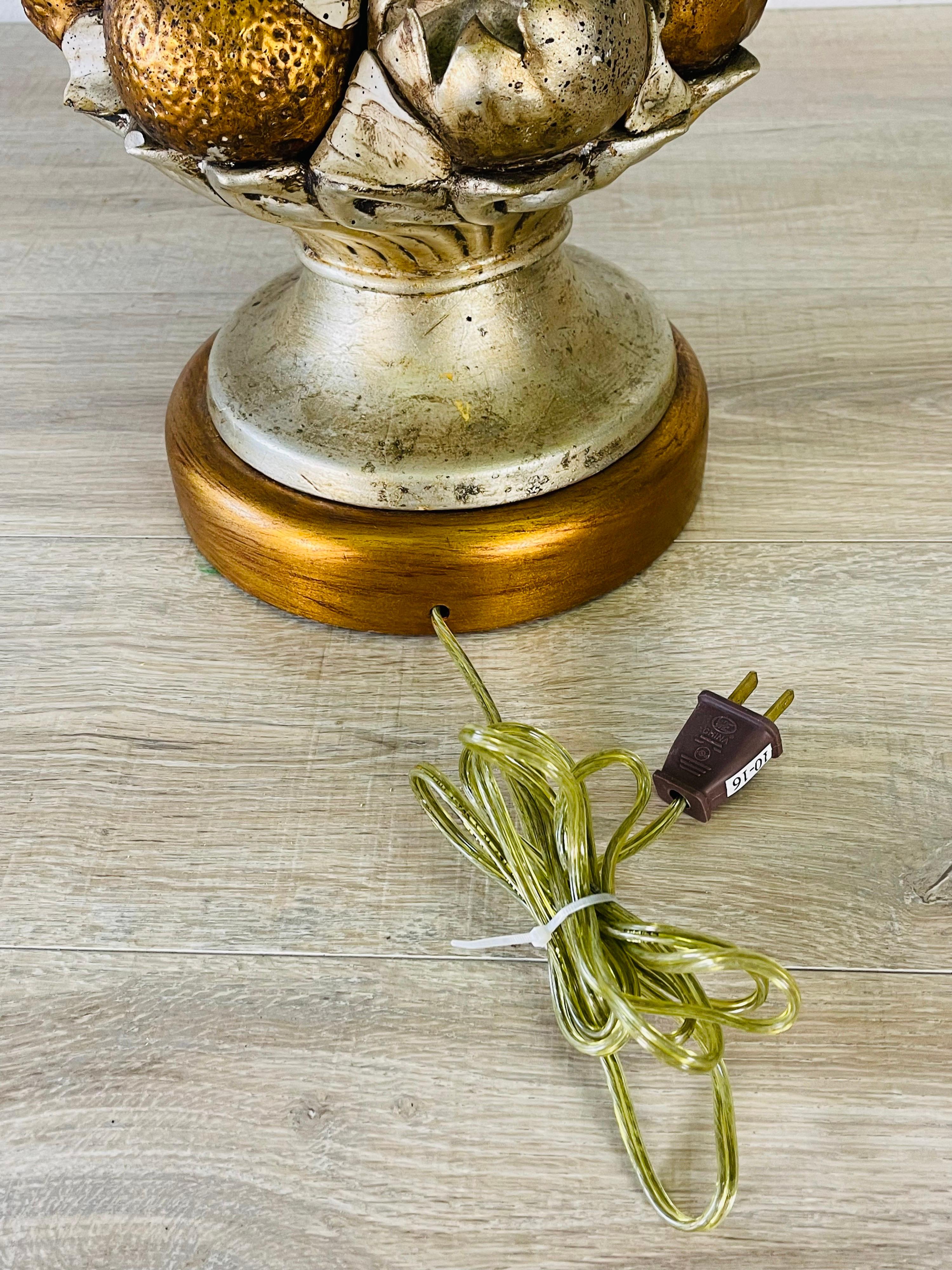 Tischlampe im Obststil aus den 1960er Jahren mit Schirm im Zustand „Gut“ in Amherst, NH