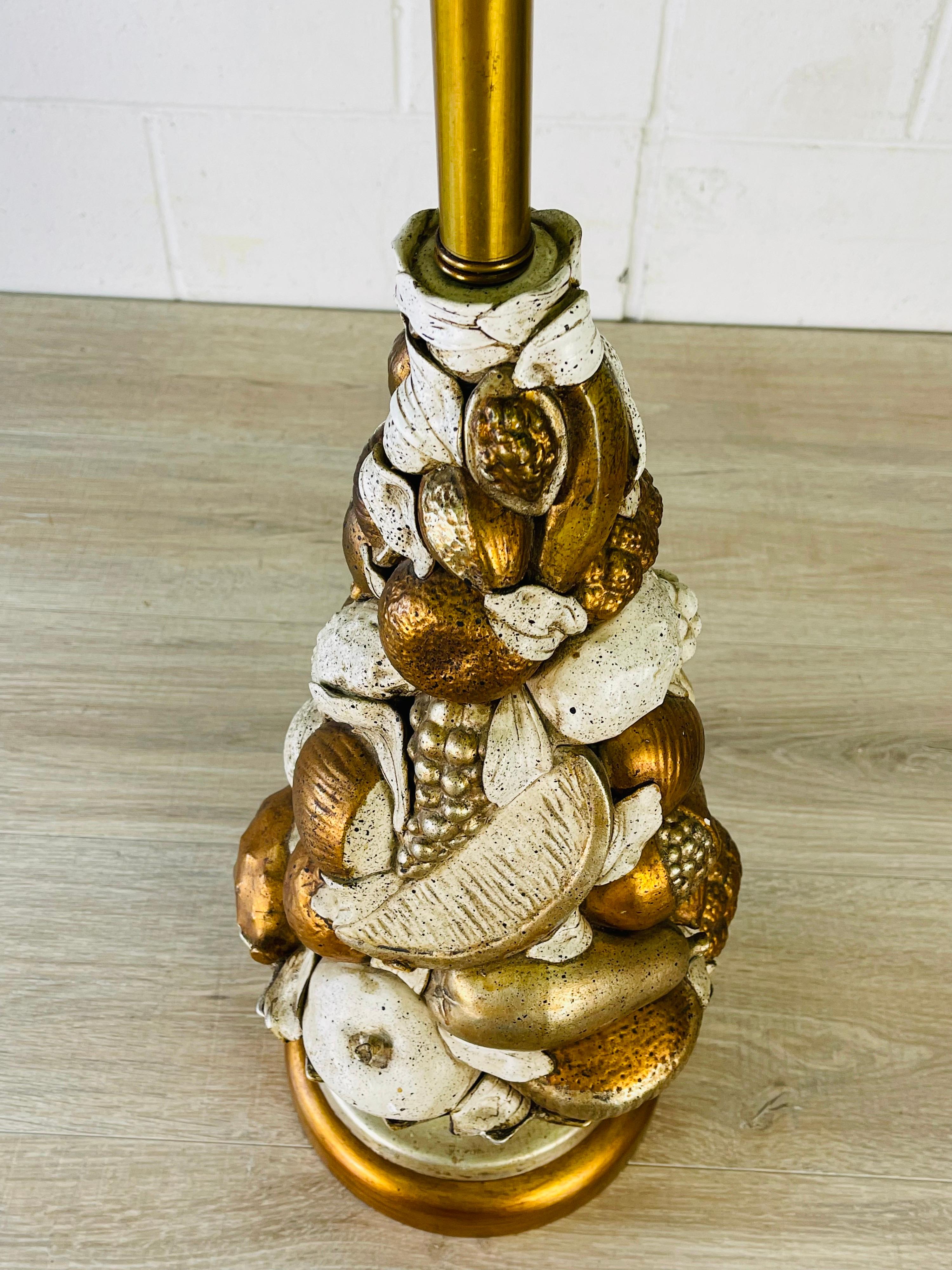 Tischlampe im Obststil aus den 1960er Jahren mit Schirm (20. Jahrhundert)
