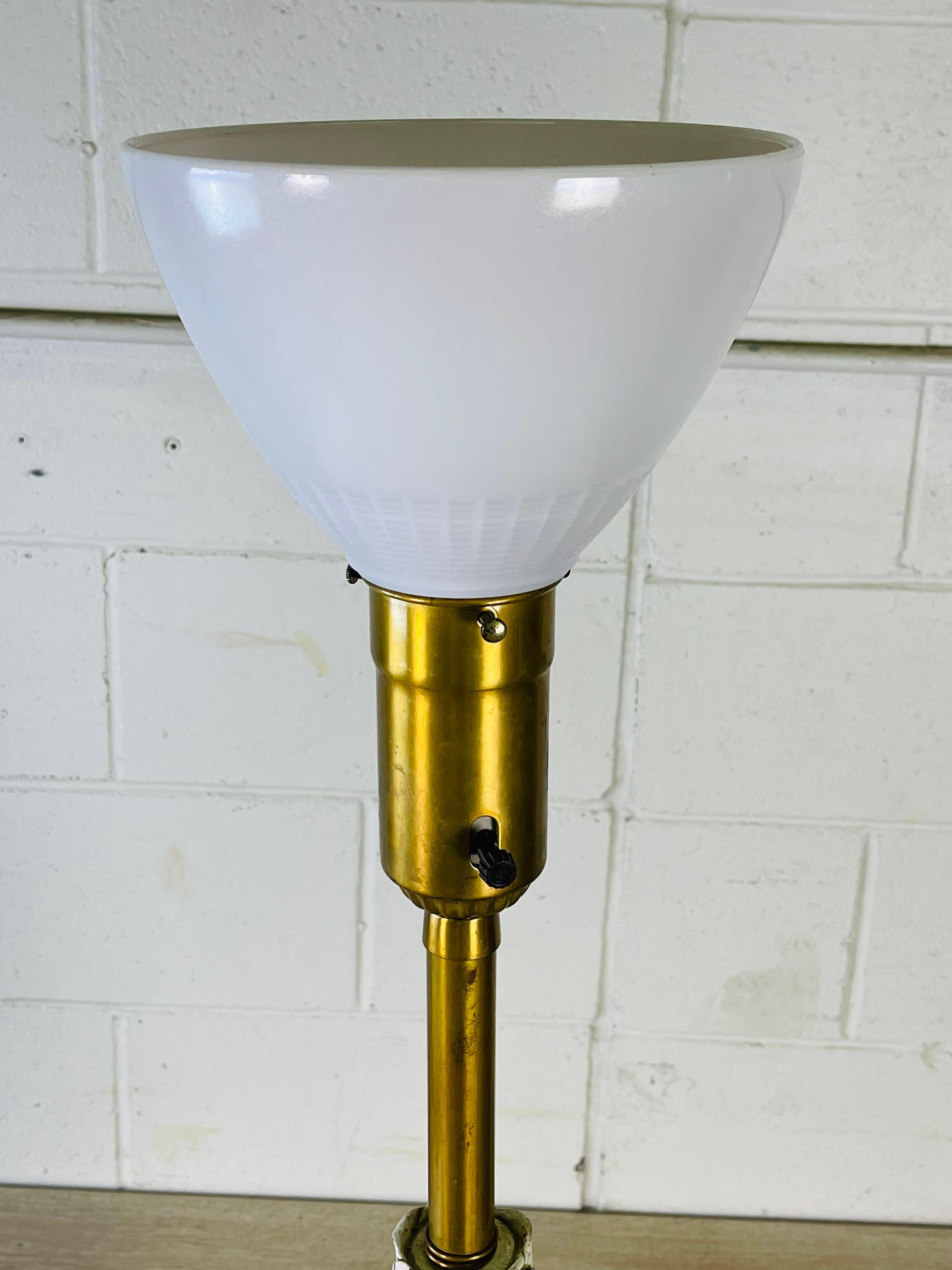 Tischlampe im Obststil aus den 1960er Jahren mit Schirm 1