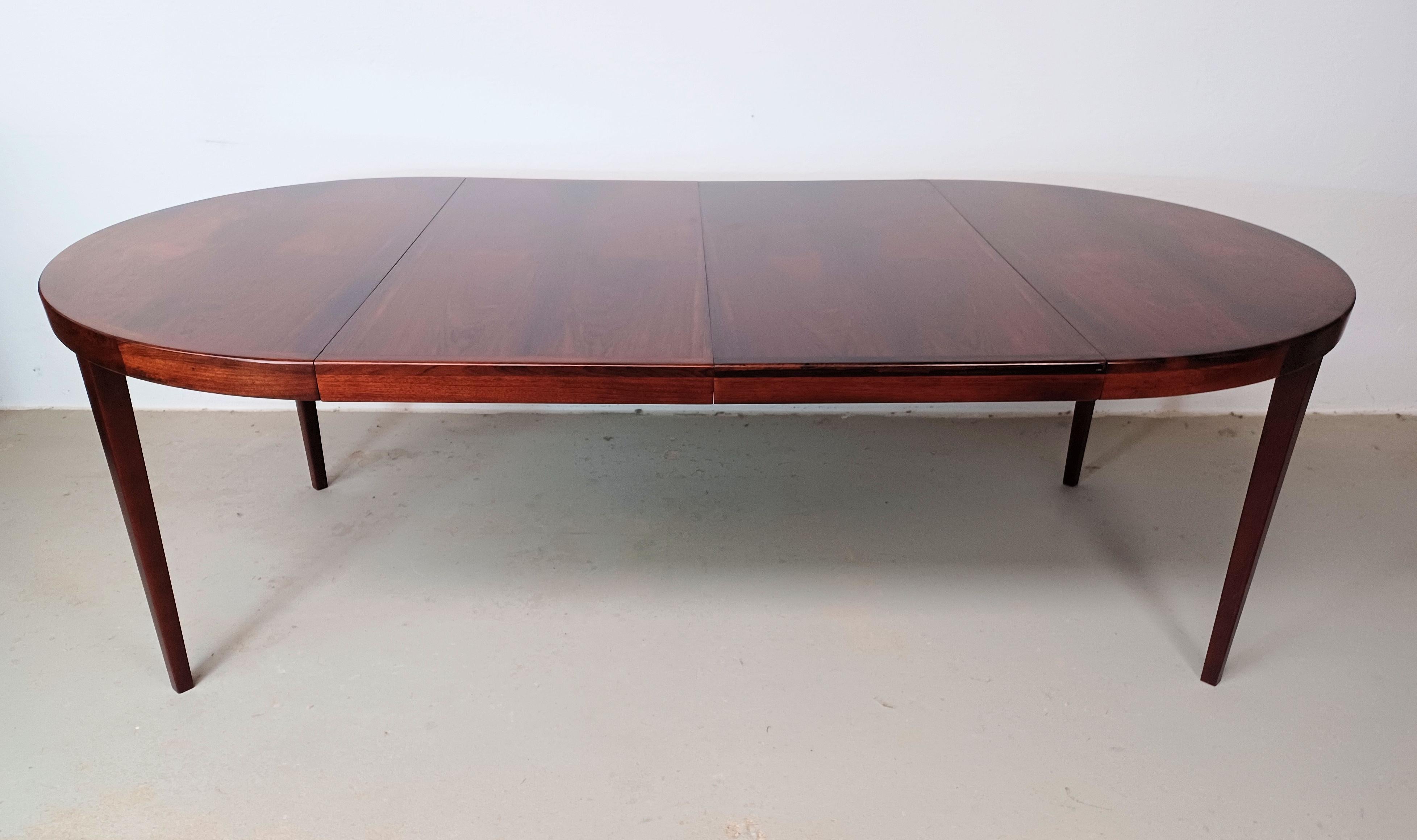 Table de salle à manger extensible en palissandre danois des années 1960, entièrement restaurée et finie en vente 3
