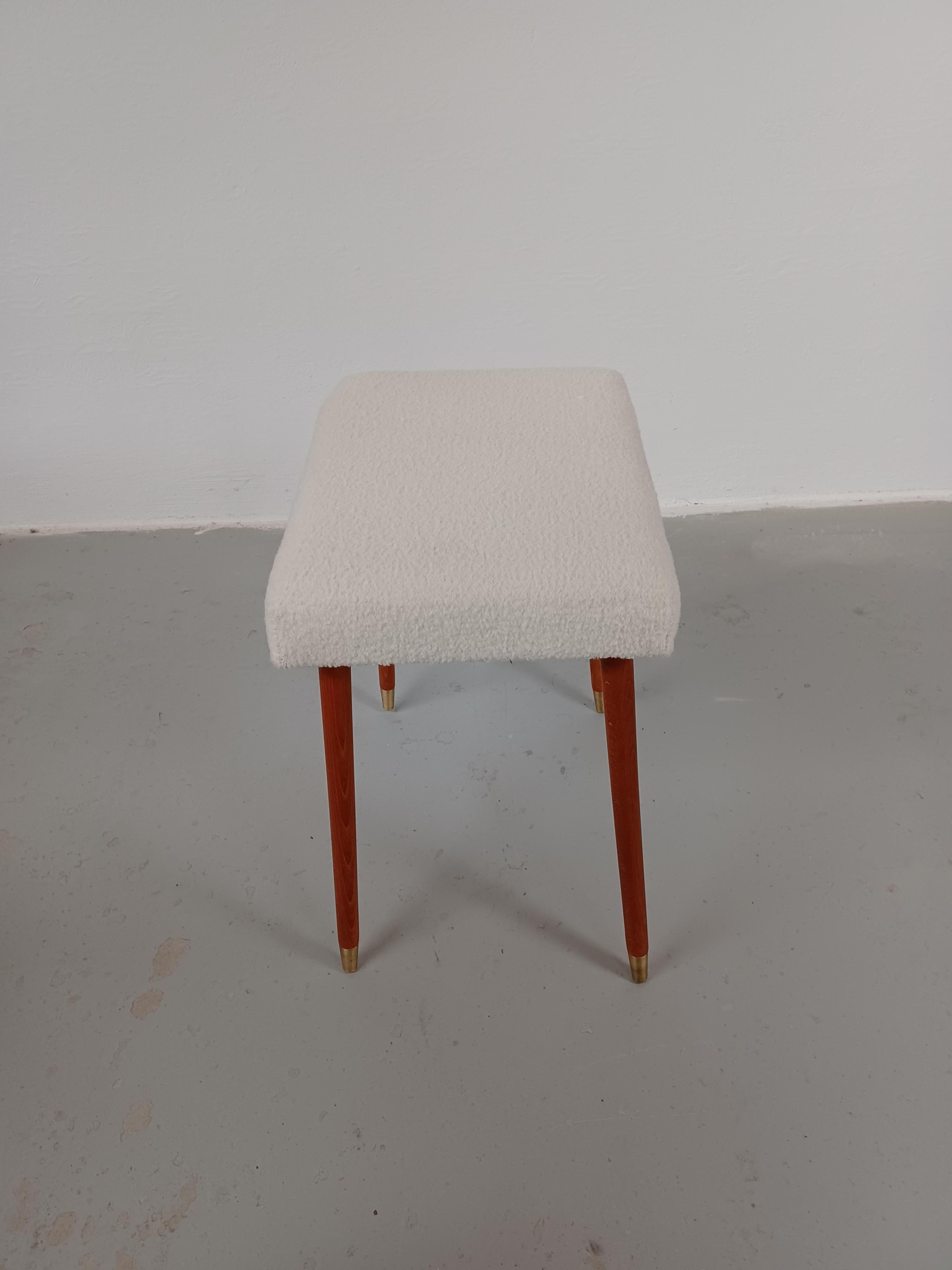 1960s Fully Restored and Reupholstered Danish Footstool In Good Condition For Sale In Knebel, DK