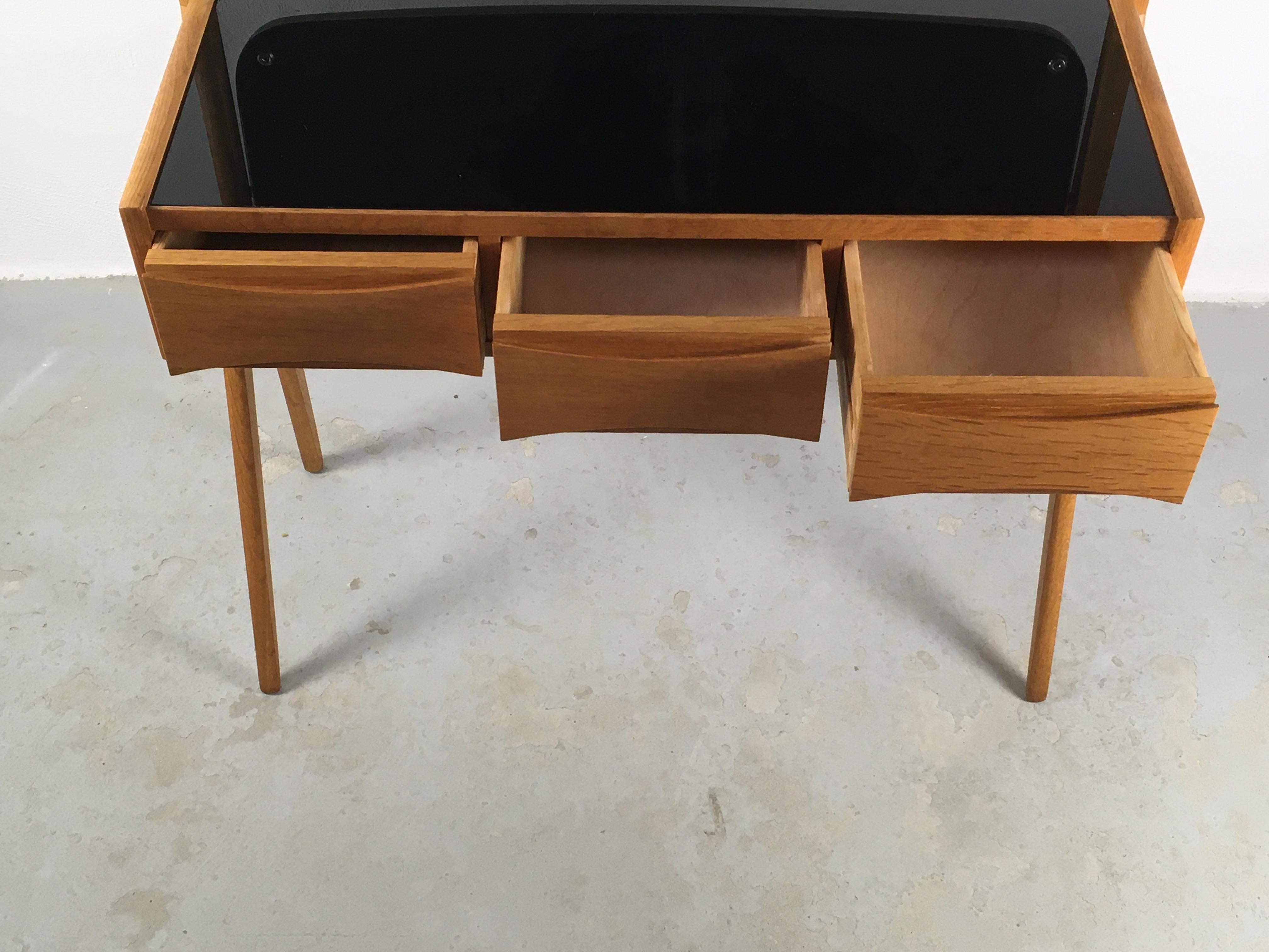 1960s Fully Restored Arne Vodder Oak Dressing Table by Oelholm Moebelfabrik 2