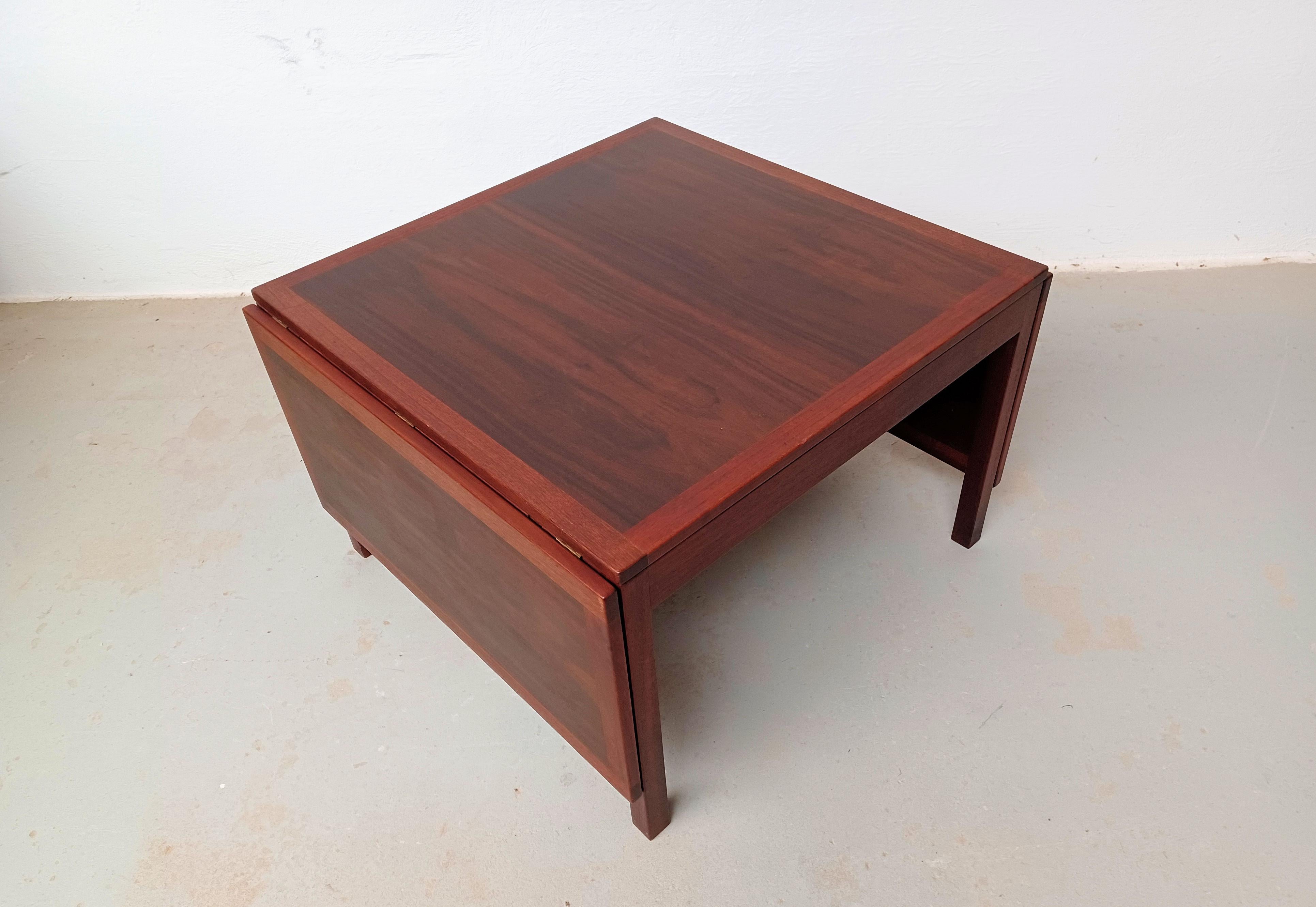 Table basse extensible Borg des années 1960 entièrement restaurée en noyer tanné Excellent état - En vente à Knebel, DK