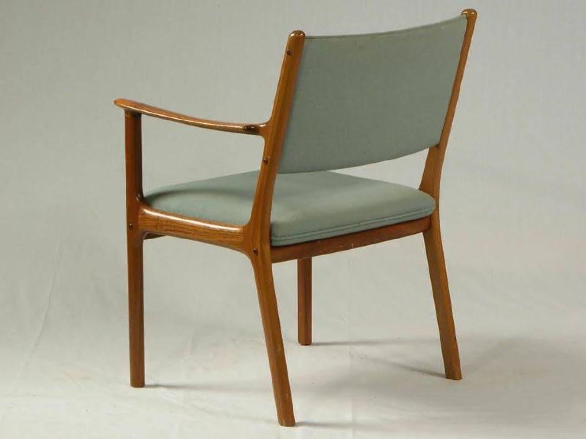 1960s Fully Restored Customizable Ole Wanscher PJ 412 Armchairs in Mahogany In Excellent Condition For Sale In Knebel, DK