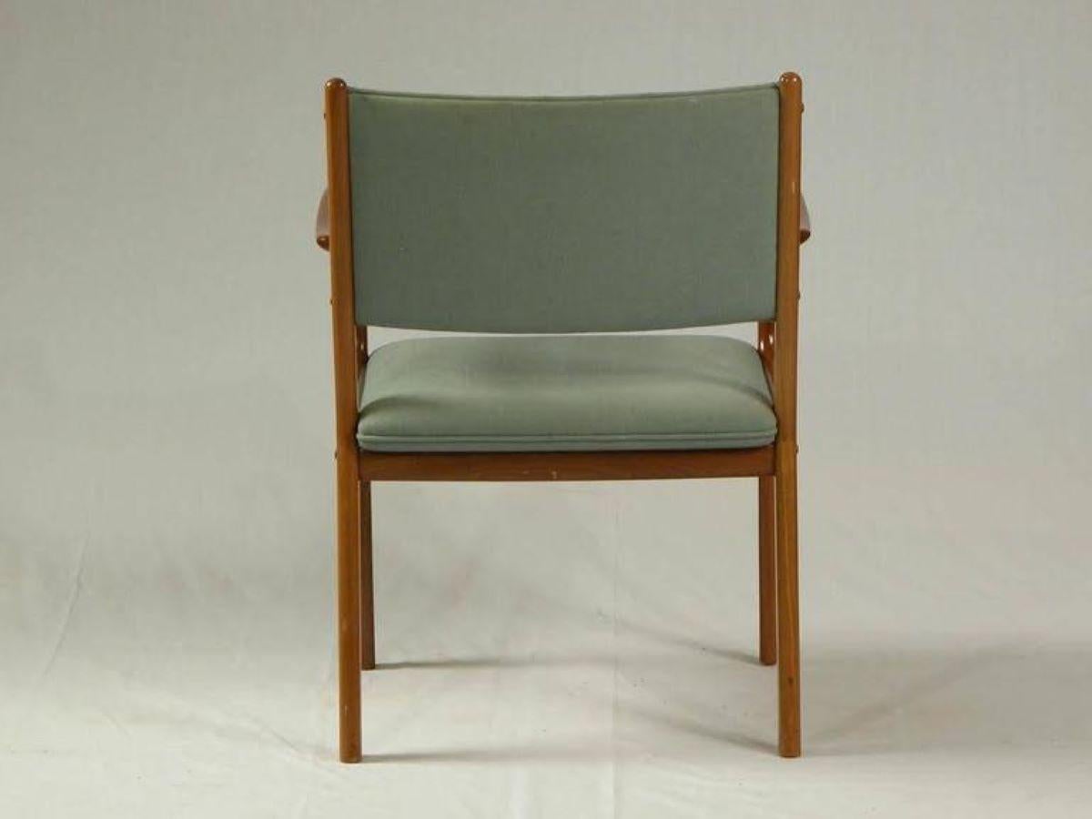 Mid-20th Century 1960s Fully Restored Customizable Ole Wanscher PJ 412 Armchairs in Mahogany For Sale