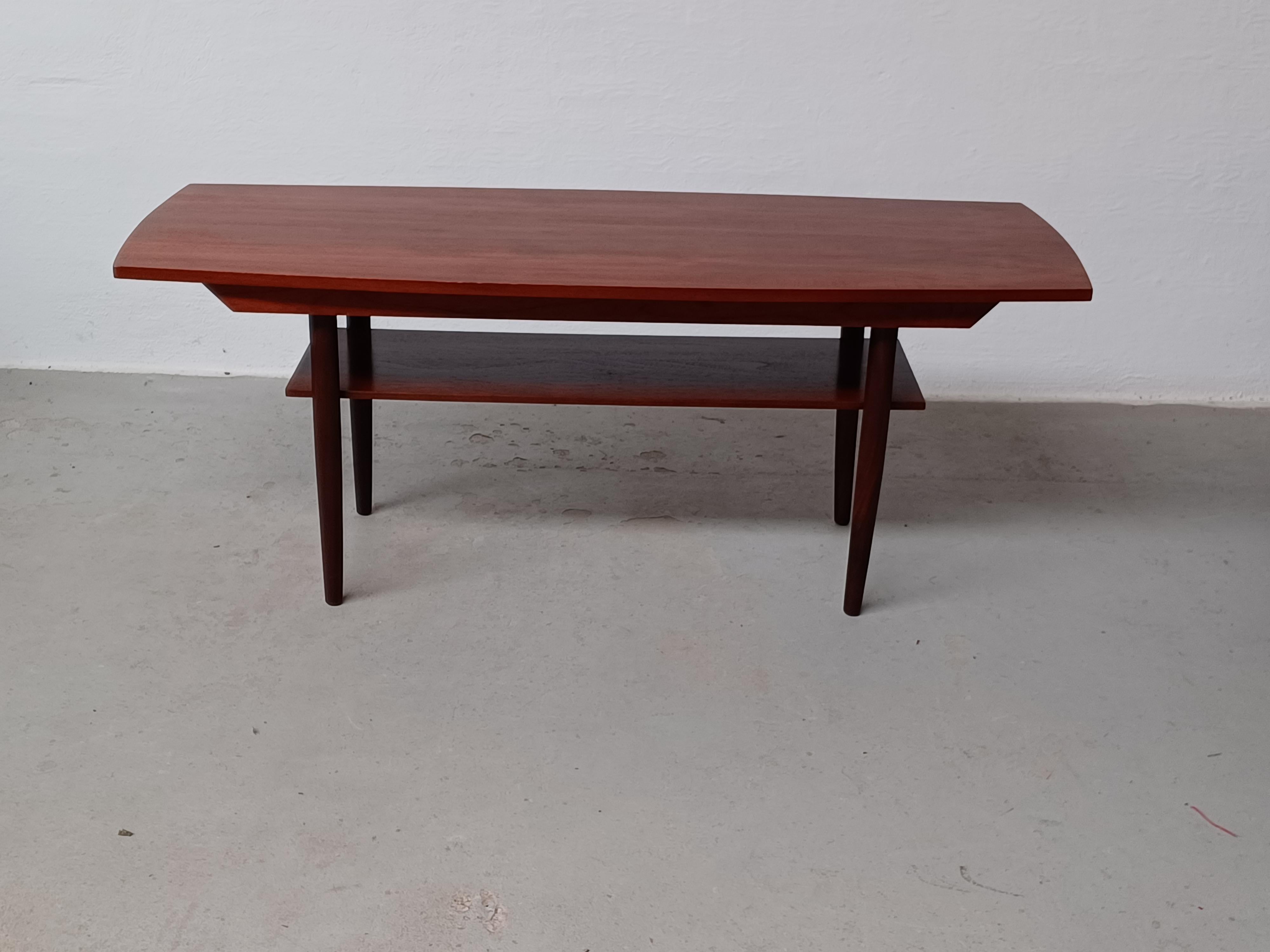 Scandinavian Modern 1960s Fully Restored Danish Coffee Table in Teak For Sale