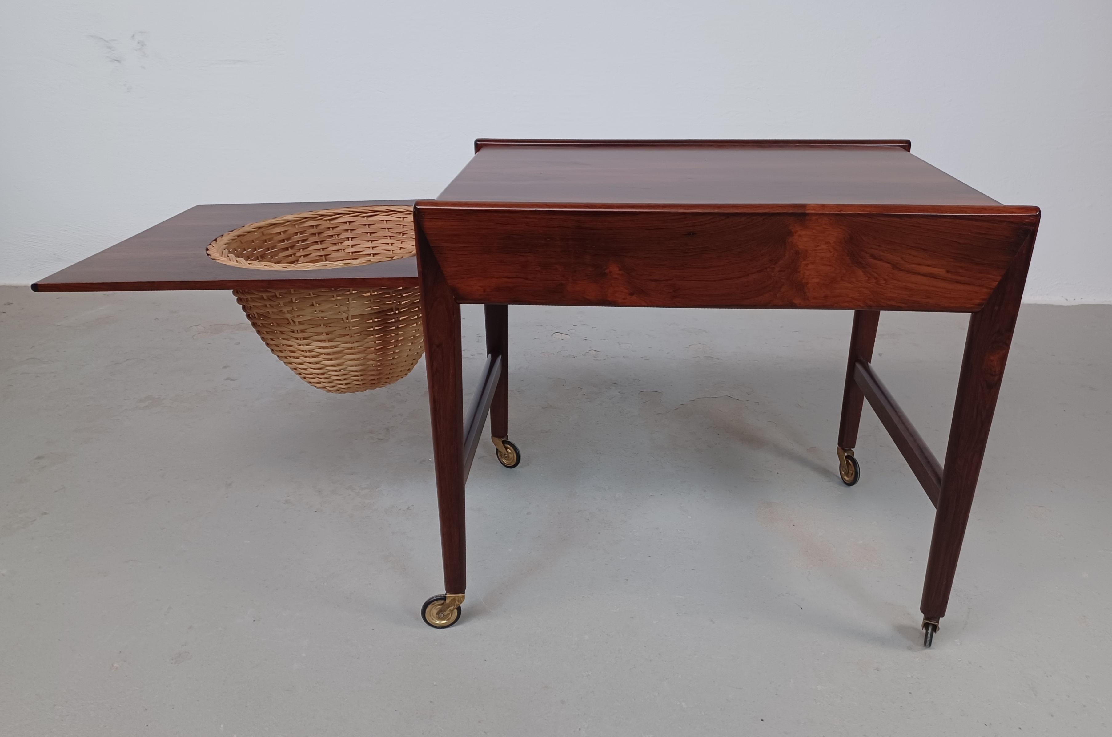 Table de couture et d'appoint en palissandre danois des années 1960, bien designs et entièrement restaurée en vente 6