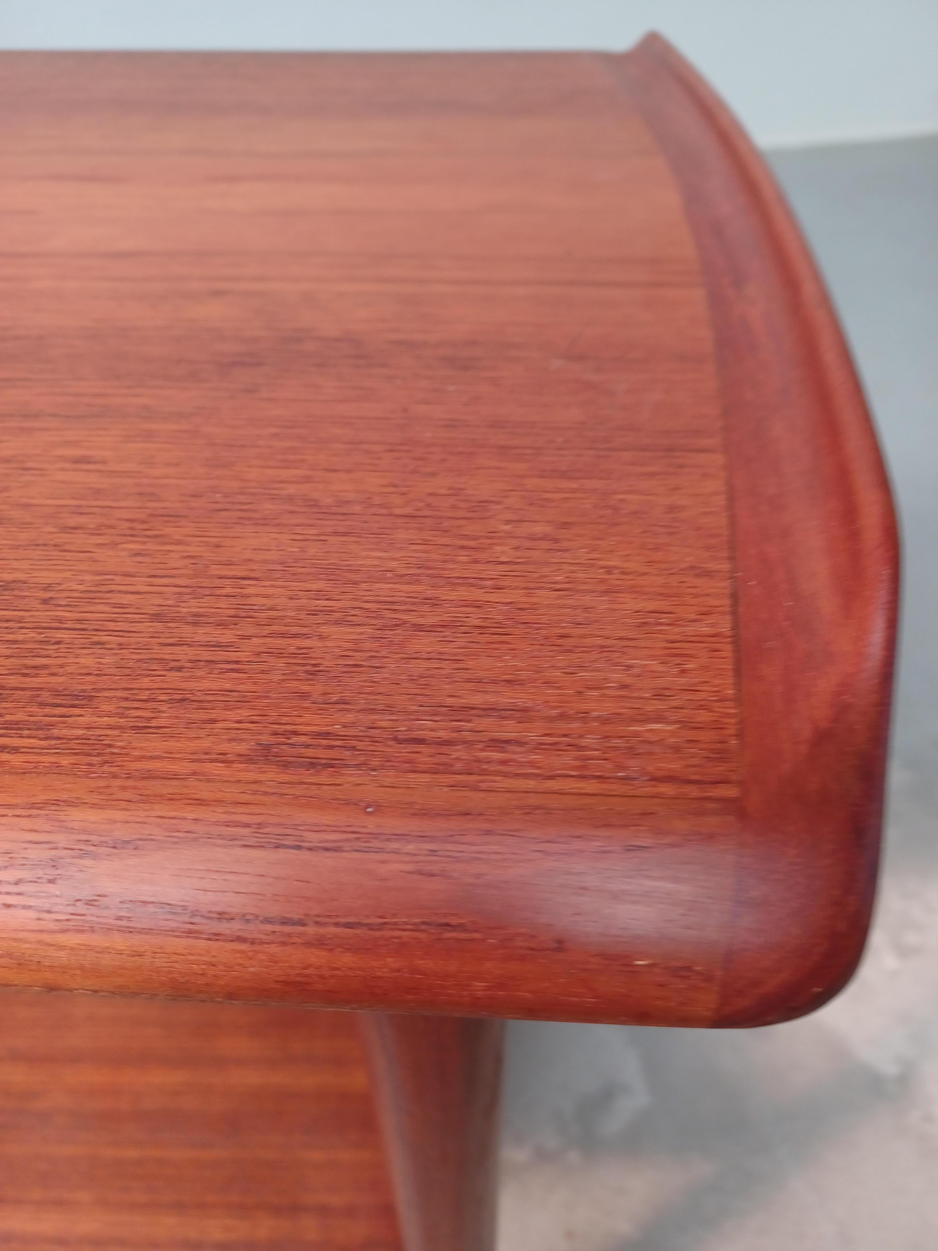 1960s Fully Restored Danish Teak Bar Cart with Integrated Tray For Sale 6