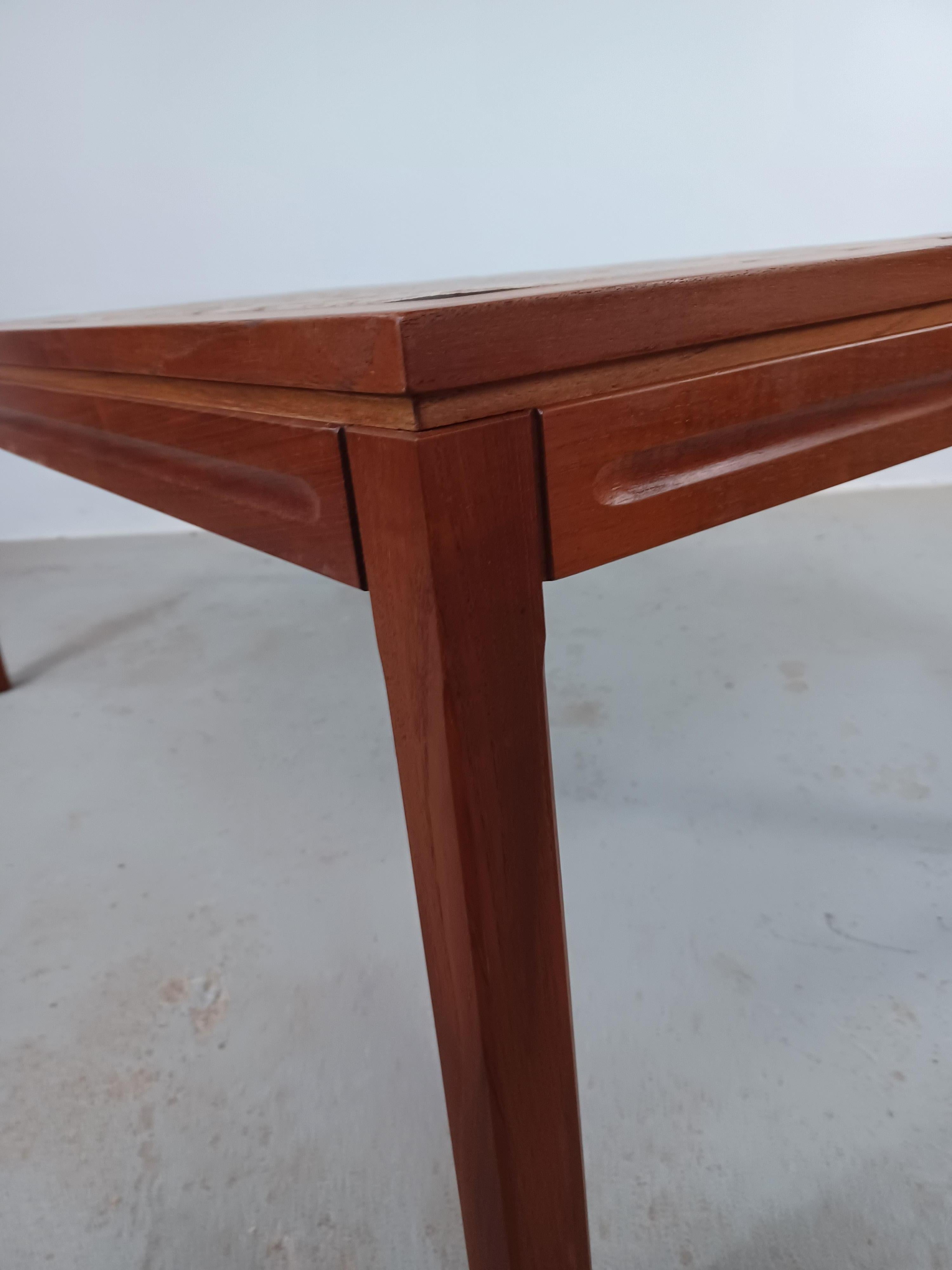 1960s Fully Restored Danish Teak Coffe Table with Tiled Table Top. For Sale 2