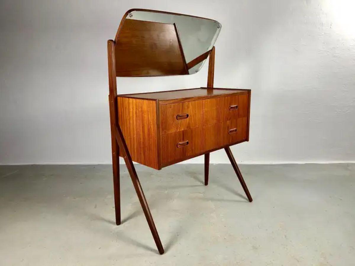 Mid-Century Modern 1960s Fully Restored Danish Teak Dressing - Vanity Table For Sale