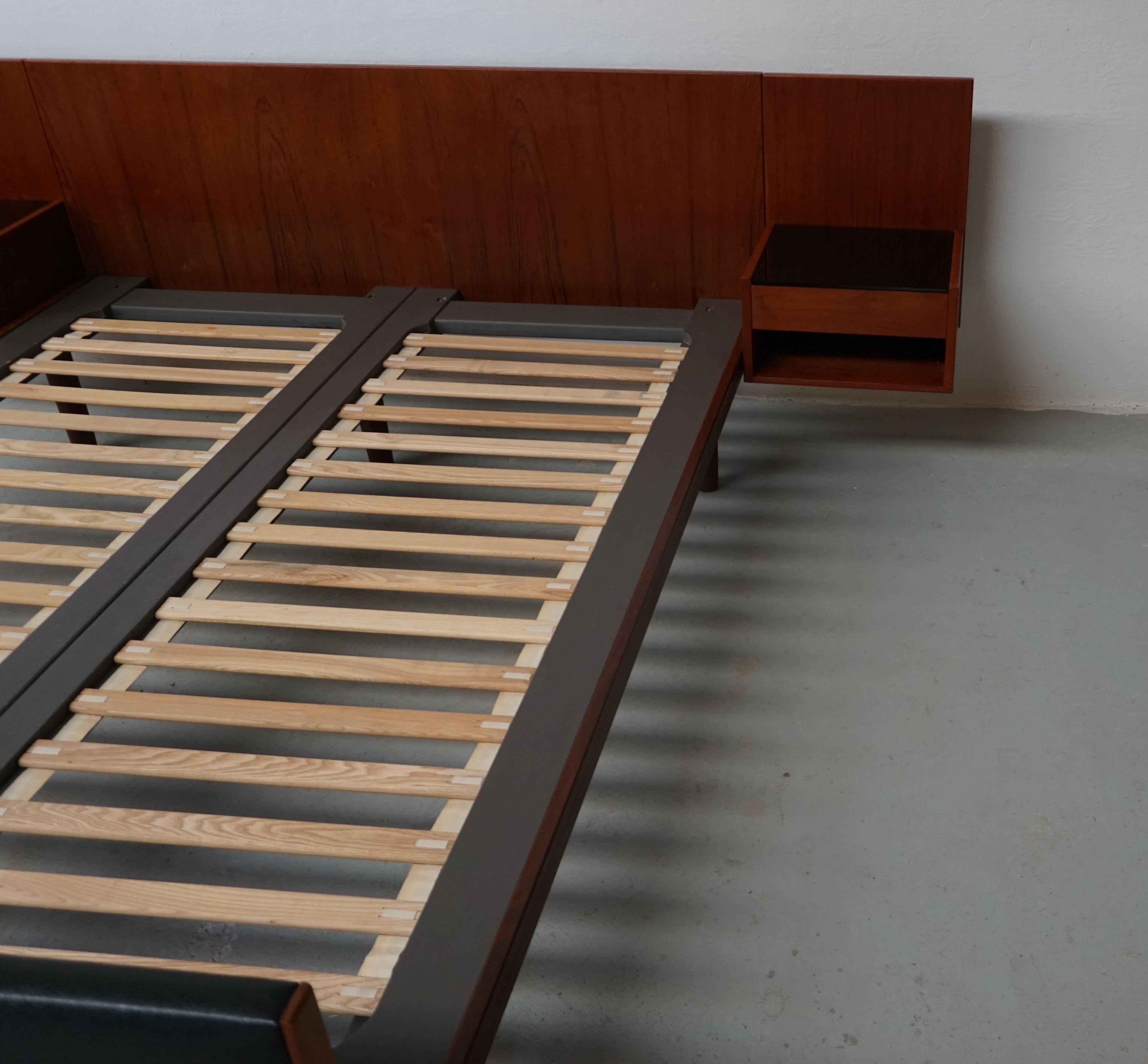 Mid-20th Century 1960s Fully Restored Hans J. Wegner Bed and Nightstands in Teak by GETAMA For Sale