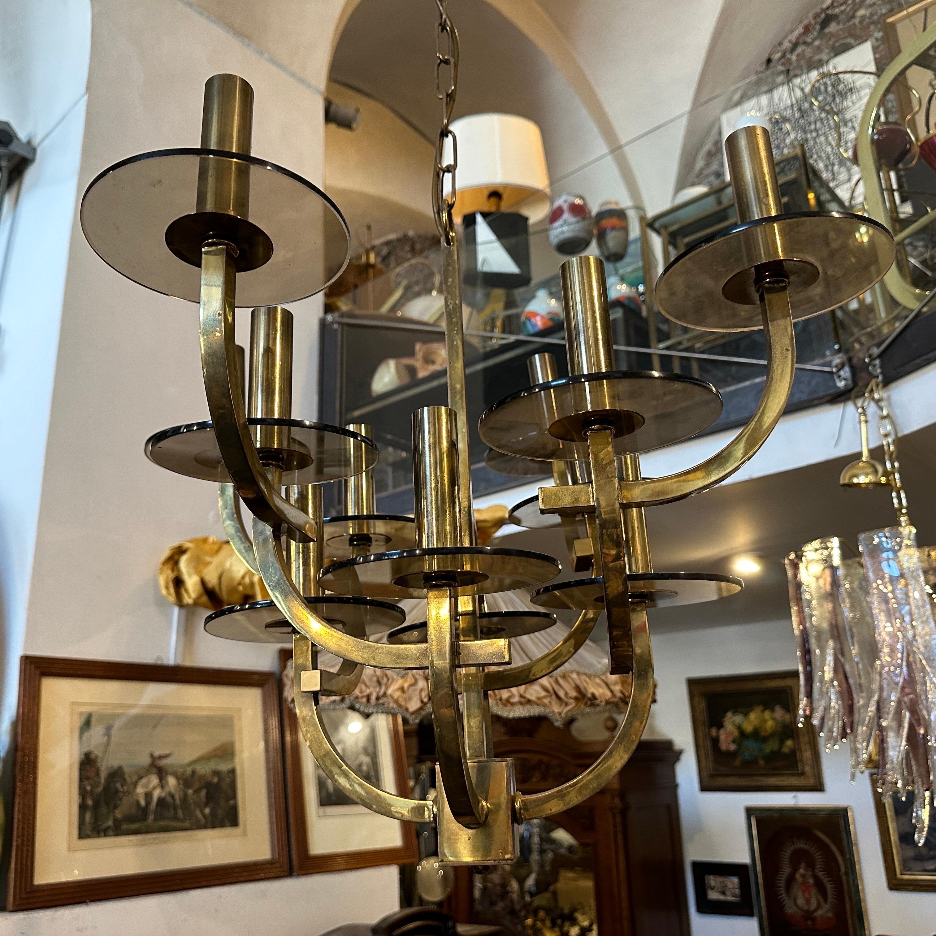 Lámpara de latón y cristal ahumado de Gaetano Sciolari, moderna de mediados de siglo, años 60 en venta 1