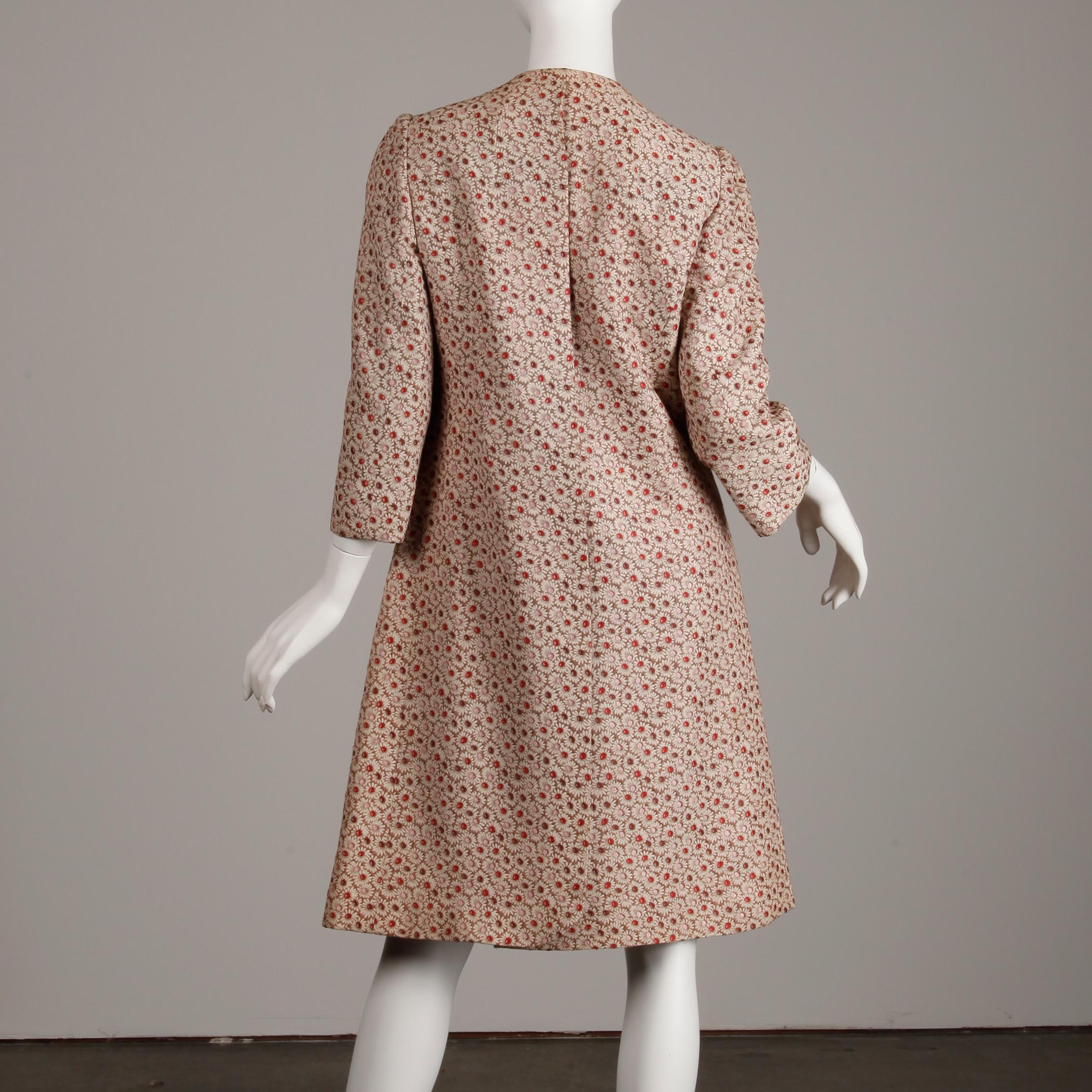 1960s Galanos Vintage Floral Print Mod Coat with Cropped Sleeves + Red Lining For Sale 4