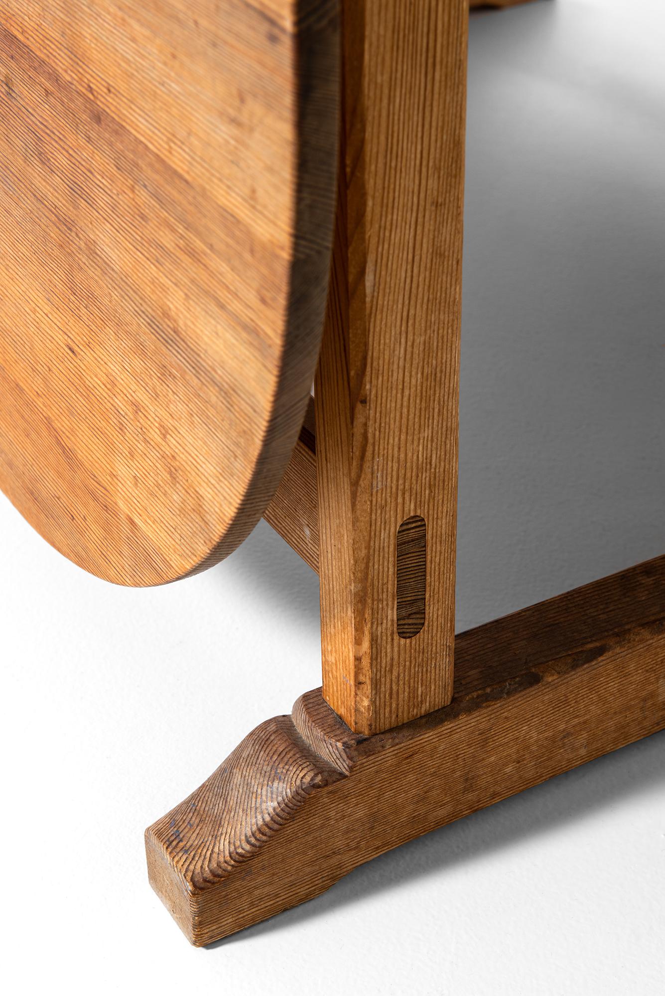 Scandinavian Modern 1960s Gateleg Table in Pine Produced in Sweden
