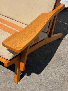 Système d'assise modulaire GE-375 des années 1960, conçu par Hans J. Wegner pour GETAMA, en chêne