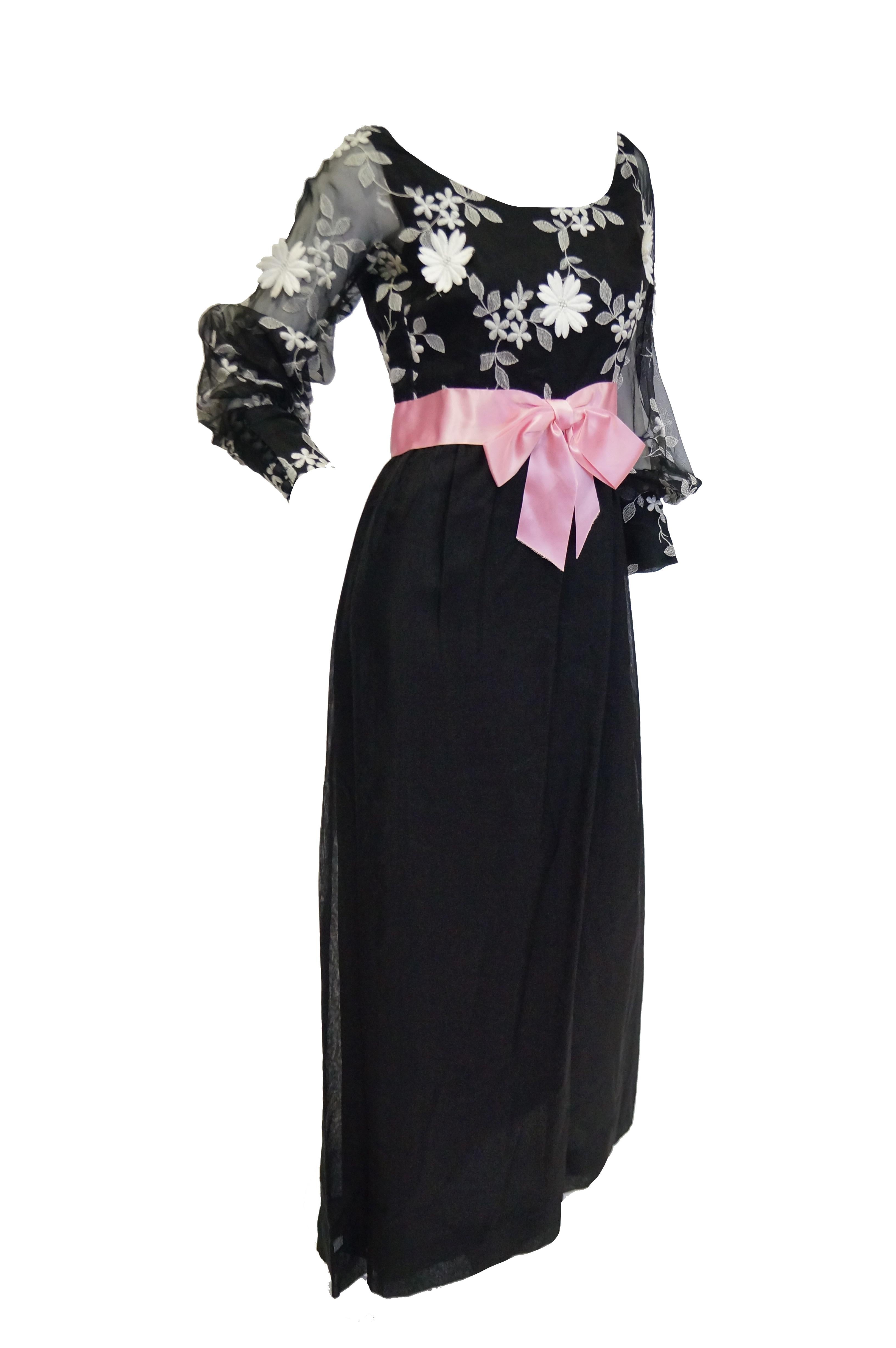 1960s Geoffrey Beene Black Evening Dress w/ White Floral Details & Pink Ribbon In Excellent Condition For Sale In Houston, TX