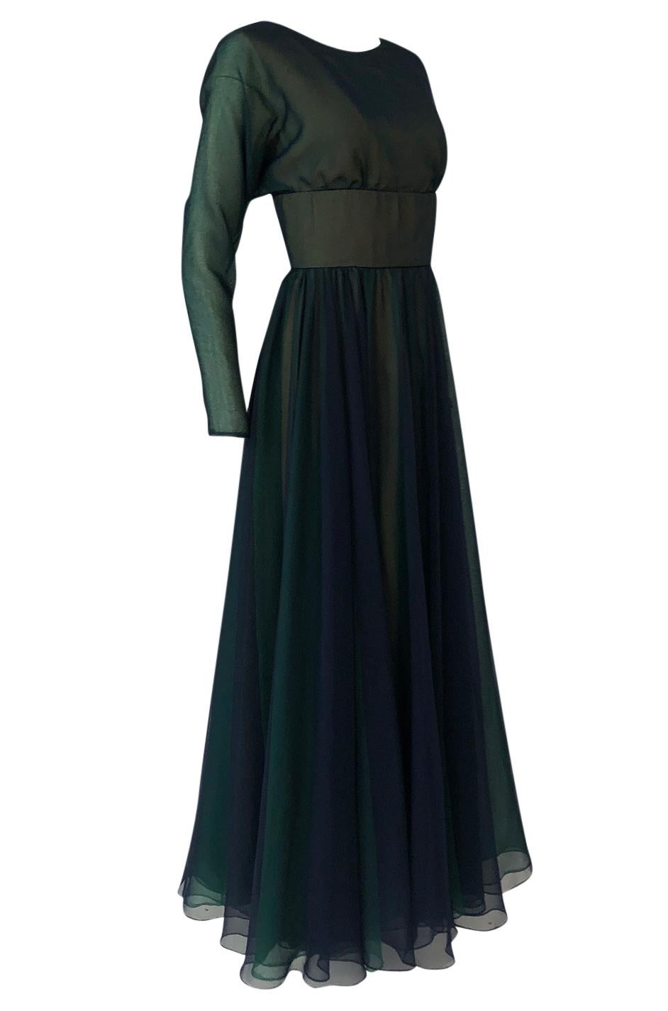 1960s Geoffrey Beene Blue & Green Backless Layered Chiffon Dress (Schwarz)