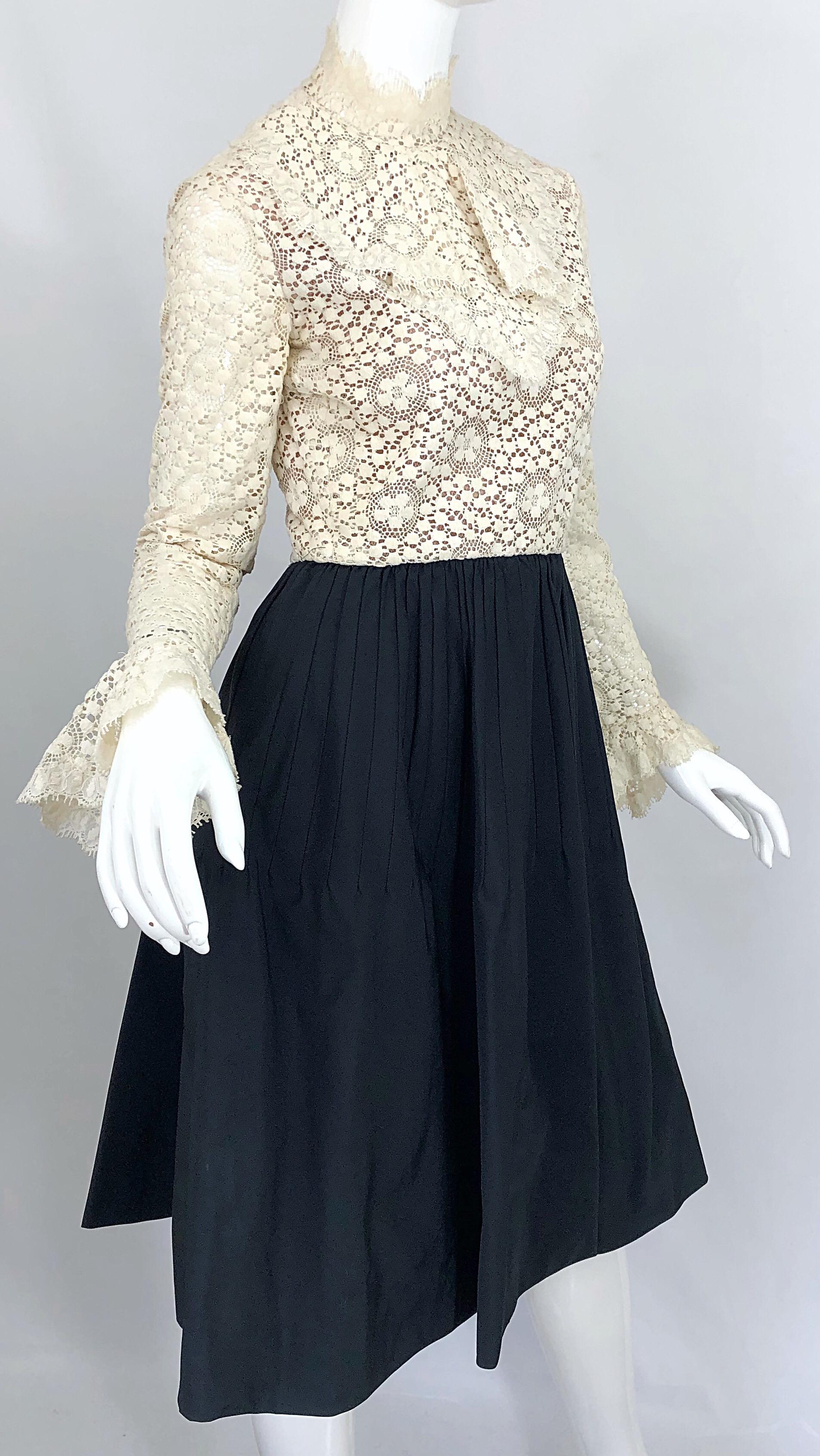 1960s Geoffrey Beene Vestido vintage años 60 de ganchillo marfil y tafetán de seda negro en venta 1