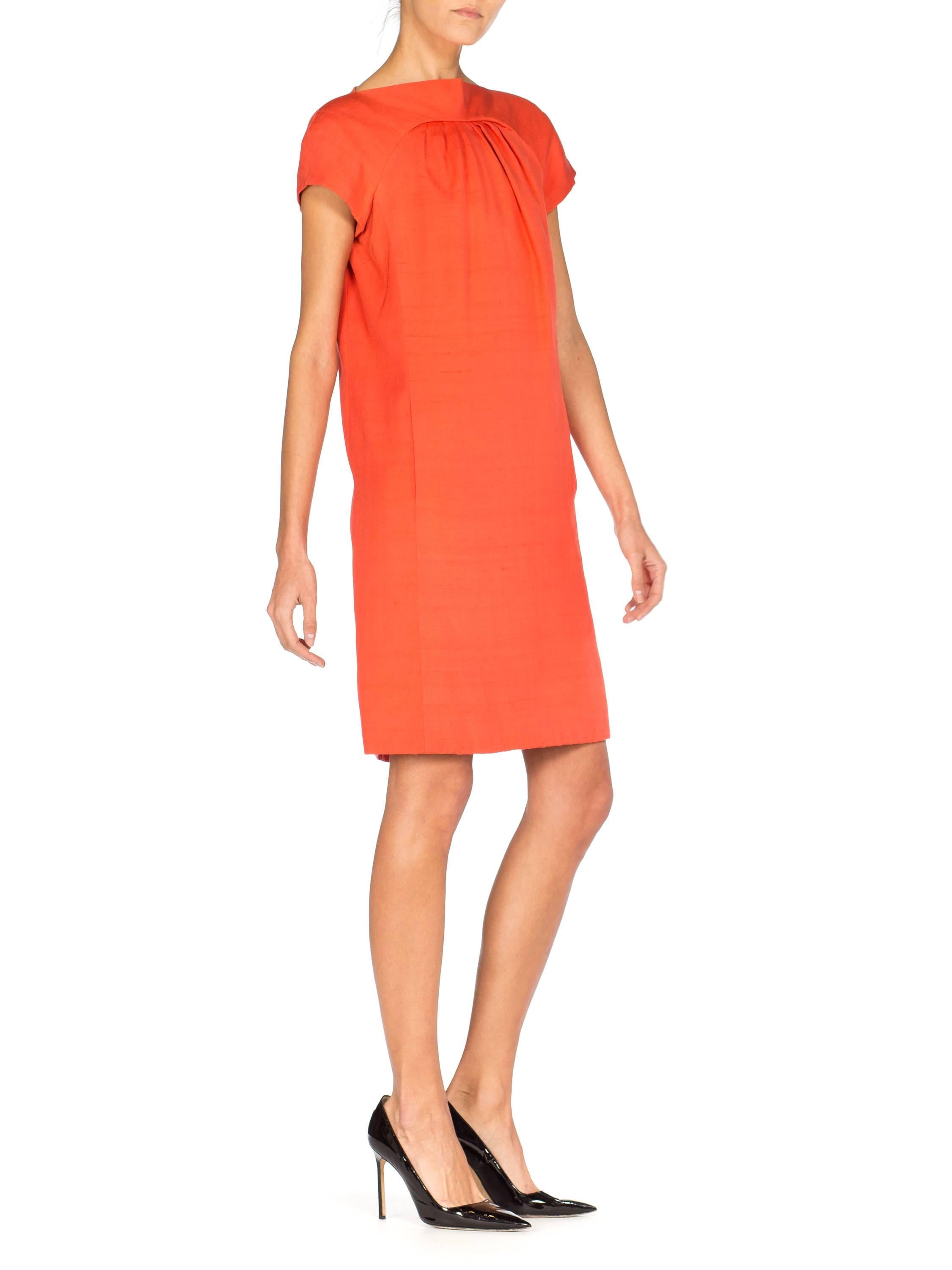 1960S GEOFFREY BEENE Coral Silk Mod Sheath Dress For Sale 3