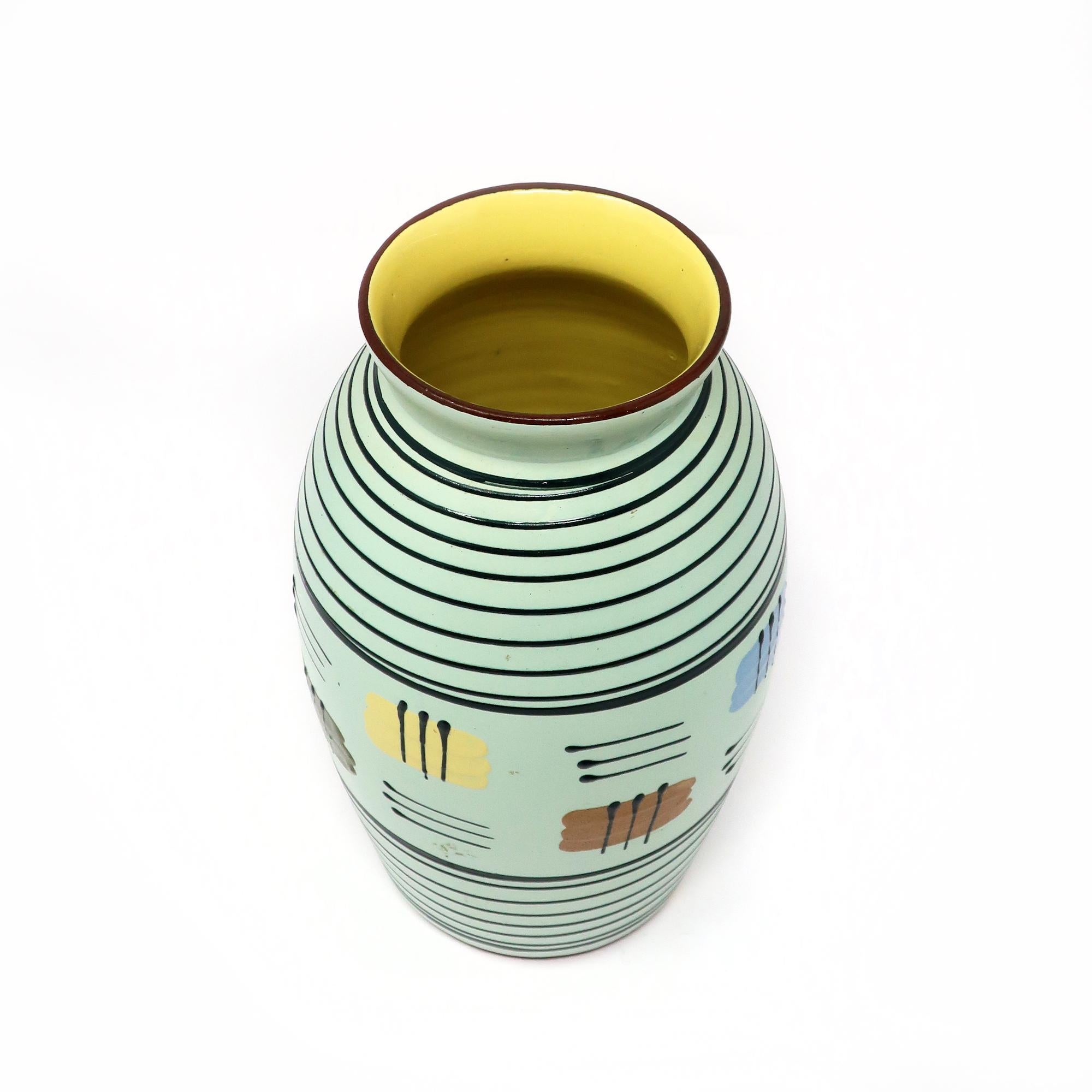 1960s, Geometric Striped MCM Ceramic Vase by Babbacombe Pottery In Good Condition For Sale In Brooklyn, NY