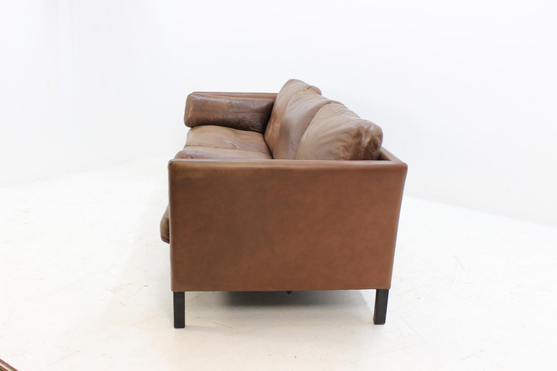 1960s Georg Thams Danish Three Seater Sofa in Brown Leather In Good Condition In Praha, CZ