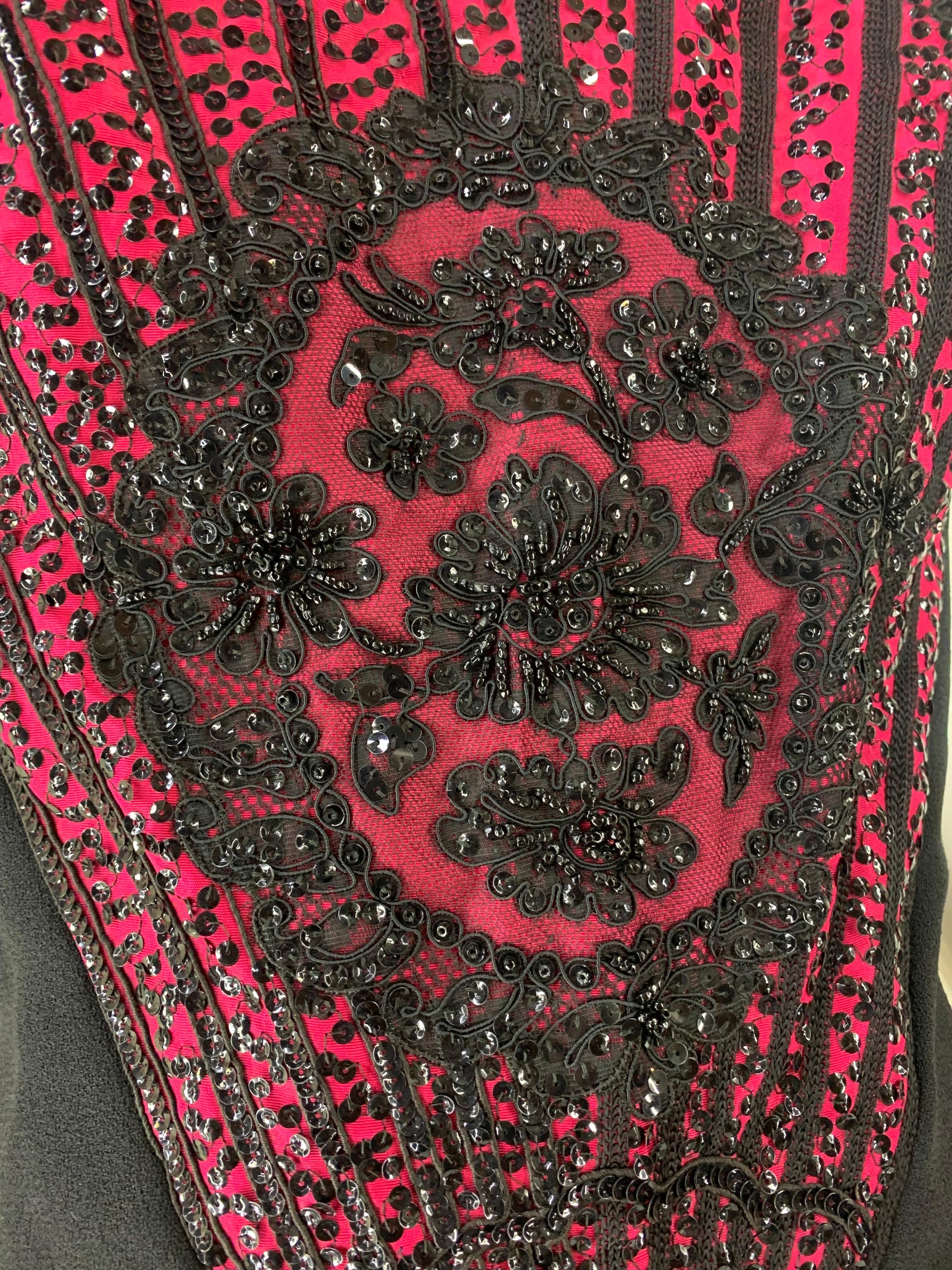 1960 George Halley Vestido de Columna de Crepé de Lana Negro con Impresionante Corsé de Abanico de Cuentas en venta 11