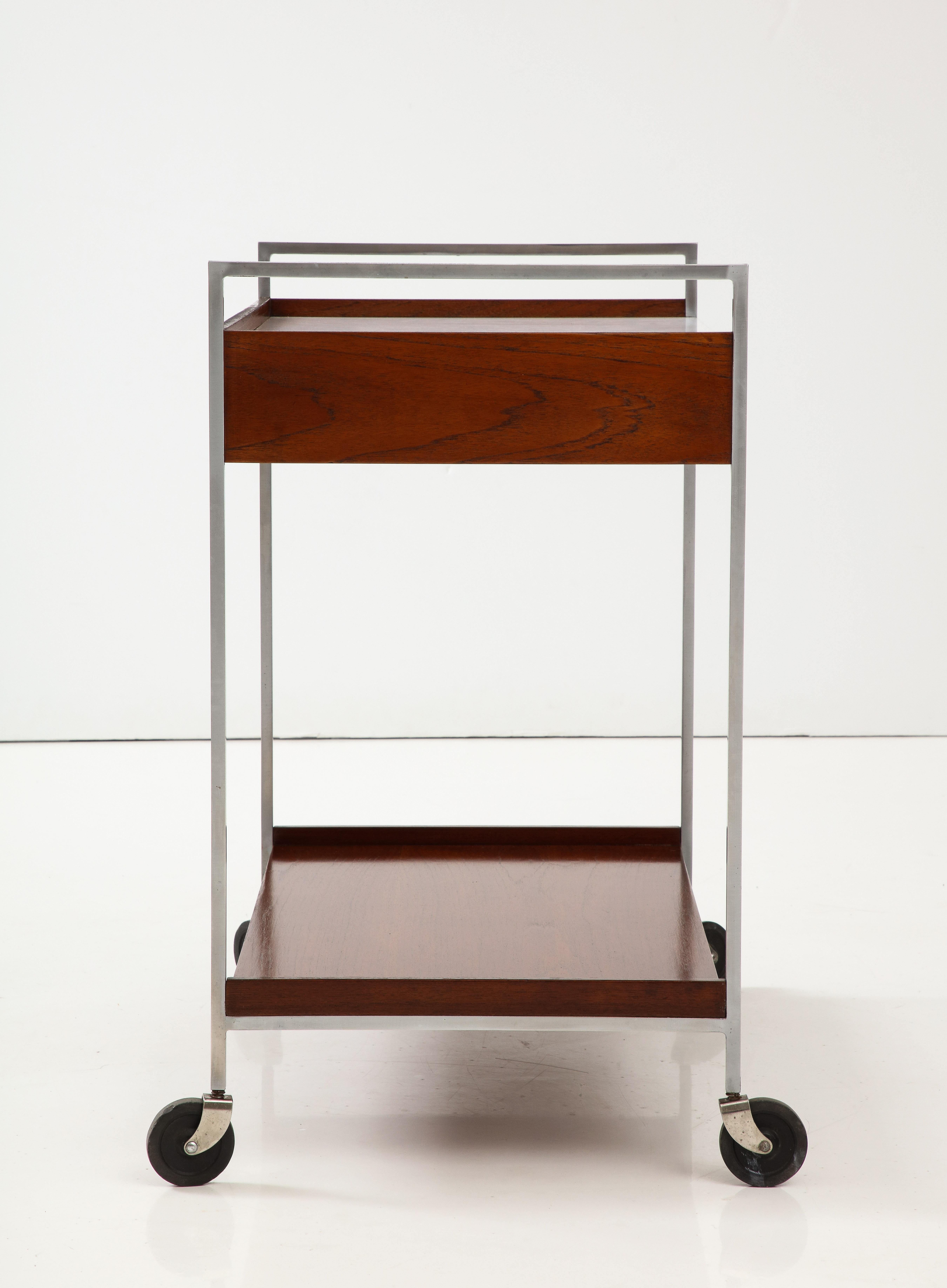 1960's George Nelson For Herman Miller Walnut And Chrome Bar Cart In Good Condition For Sale In New York, NY