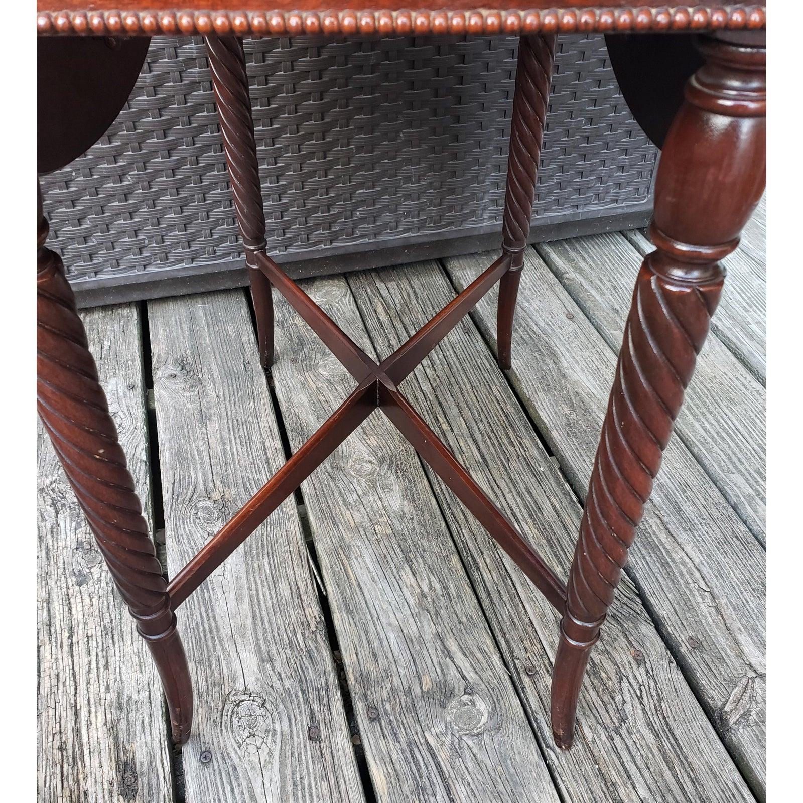 Hand-Crafted 1960s Georgian Mahogany Turned Leg Pembroke Table For Sale
