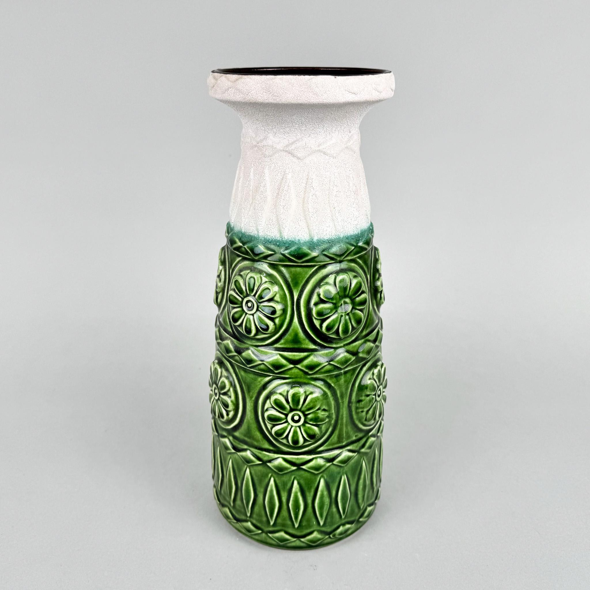 XX secolo Vaso alto in ceramica tedesca del 1960 di Bay Keramik in vendita