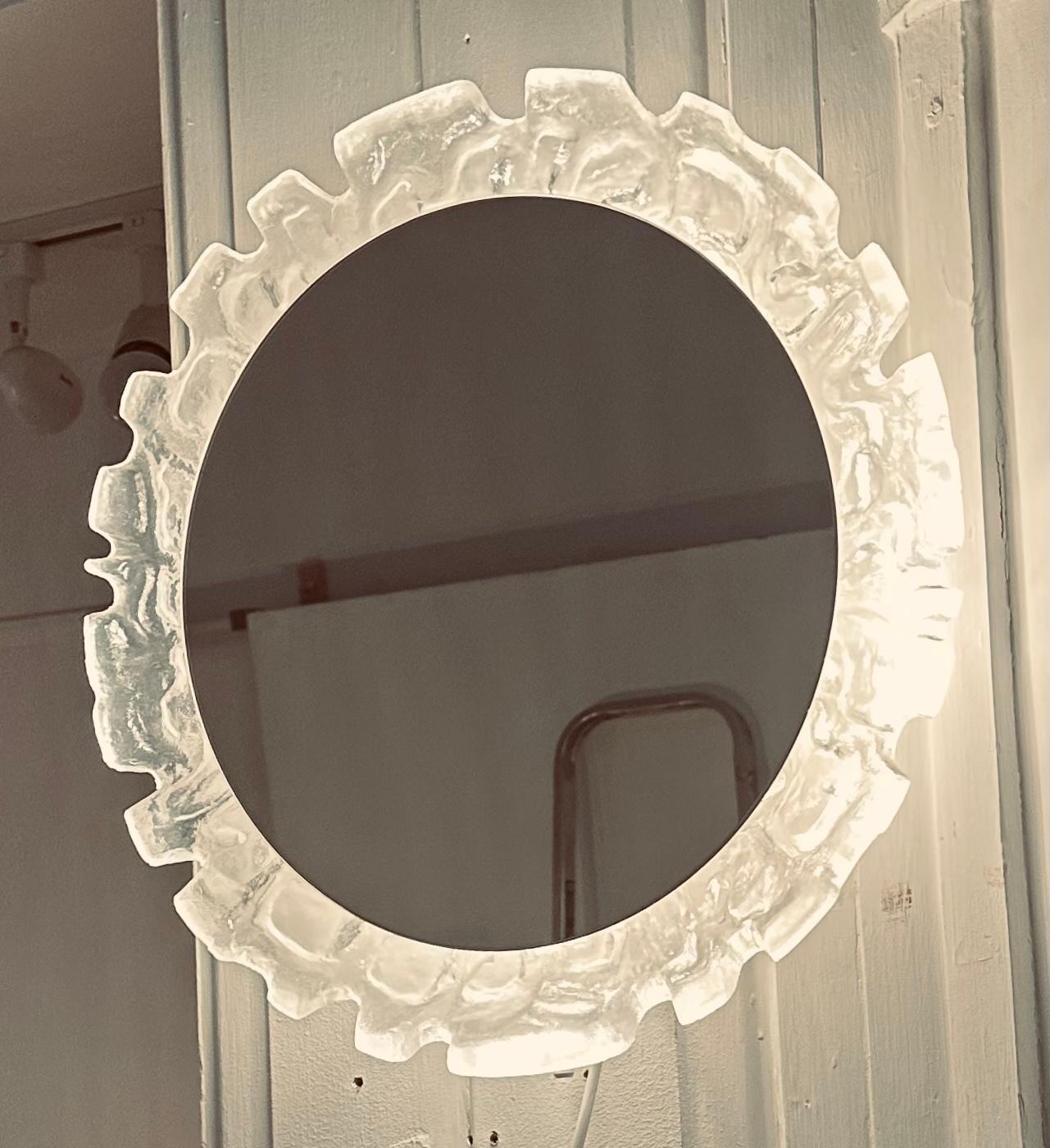 1960er Jahre deutsche Erco beleuchtete Lucite gelb glühen gespiegeltes Glas Wandspiegel (Gemalt)