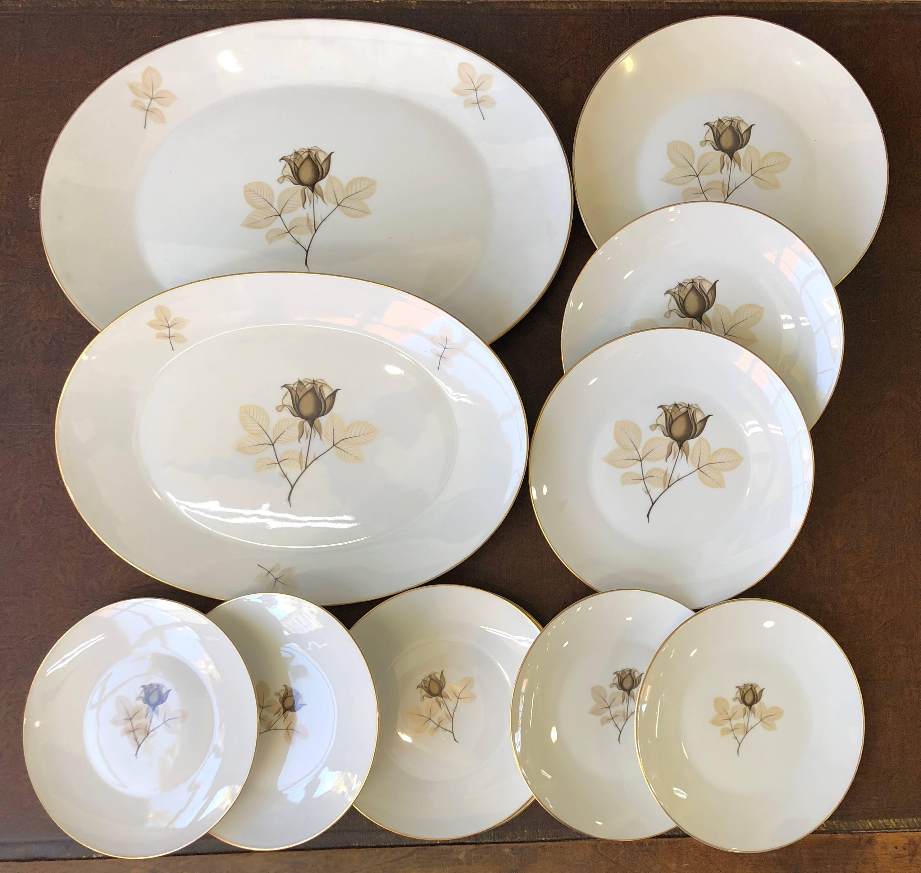 Mid-Century Modern Lot de 11 assiettes allemandes en porcelaine à fleurs des années 1960 en or 24 carats de Rosenthal en vente